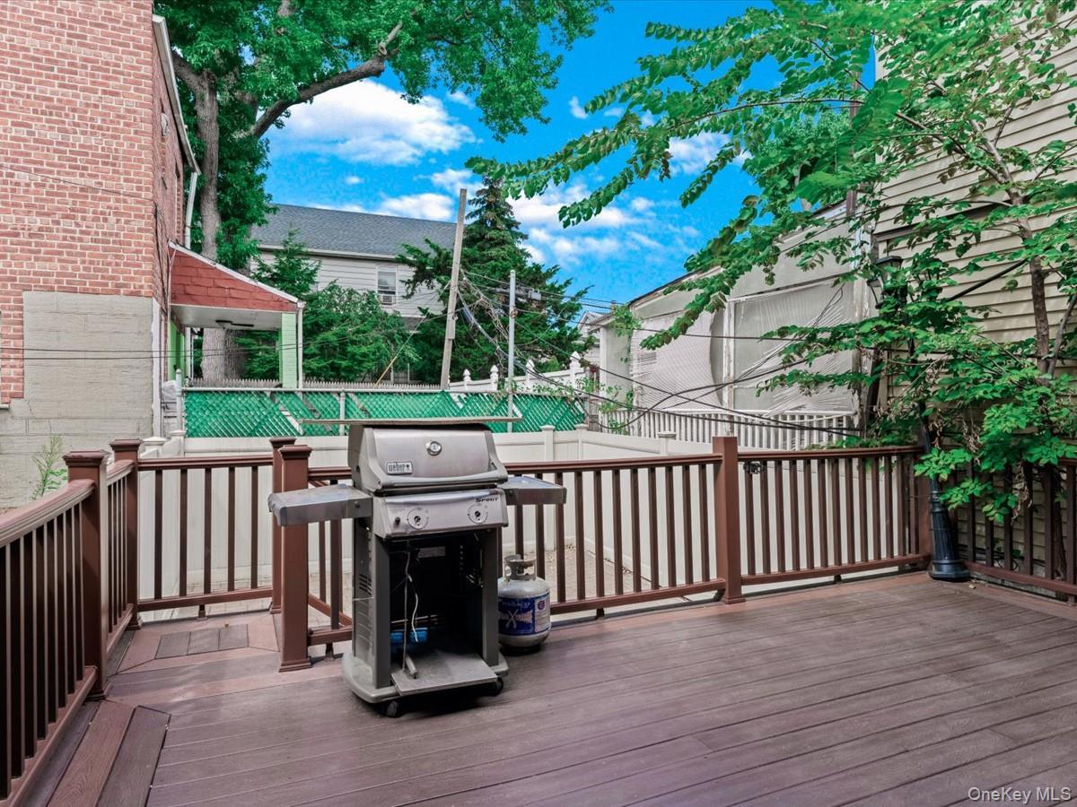 Single Family Middletown  Bronx, NY 10461, MLS-904541-24