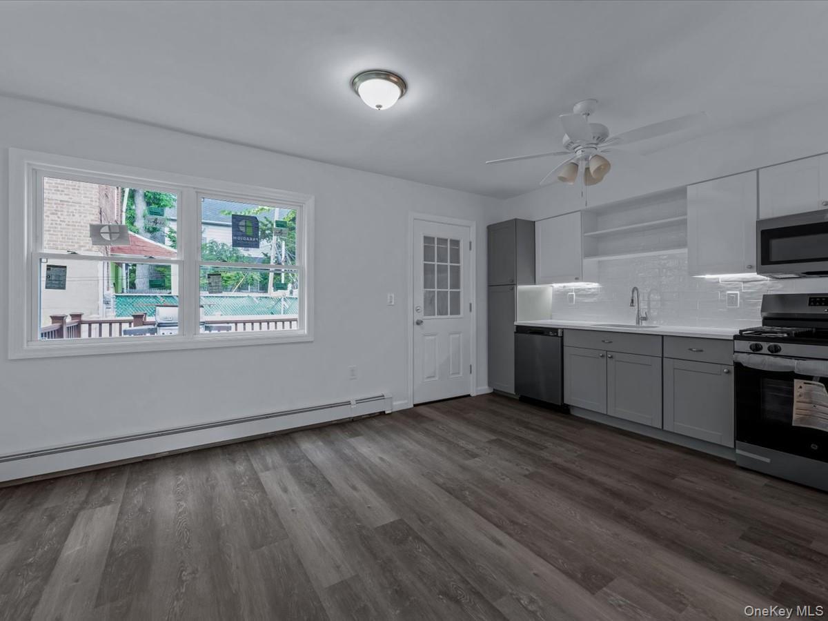 Single Family Middletown  Bronx, NY 10461, MLS-904541-4