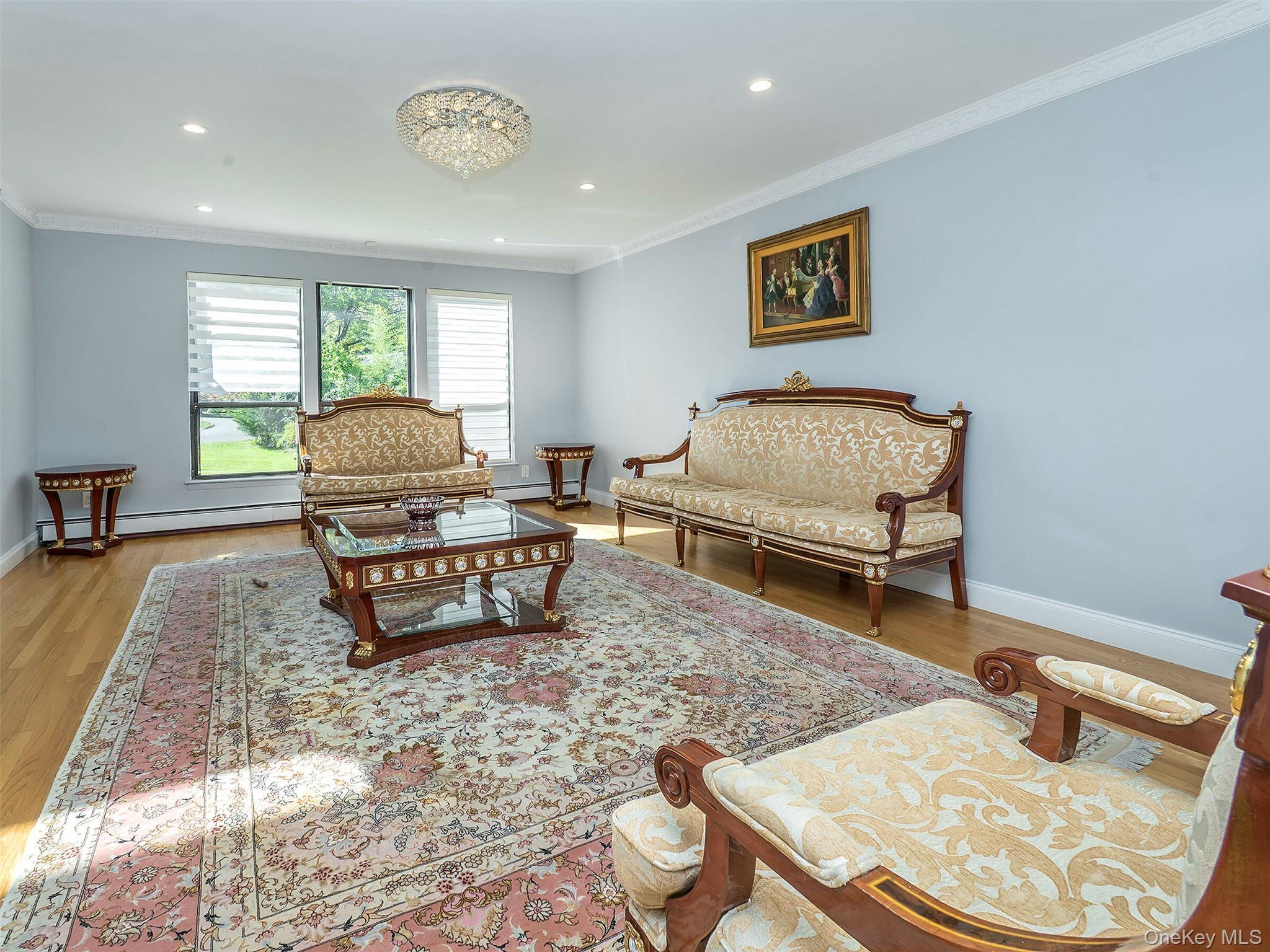 Single Family Carriage Nassau County, NY 11024, MLS-904549-10