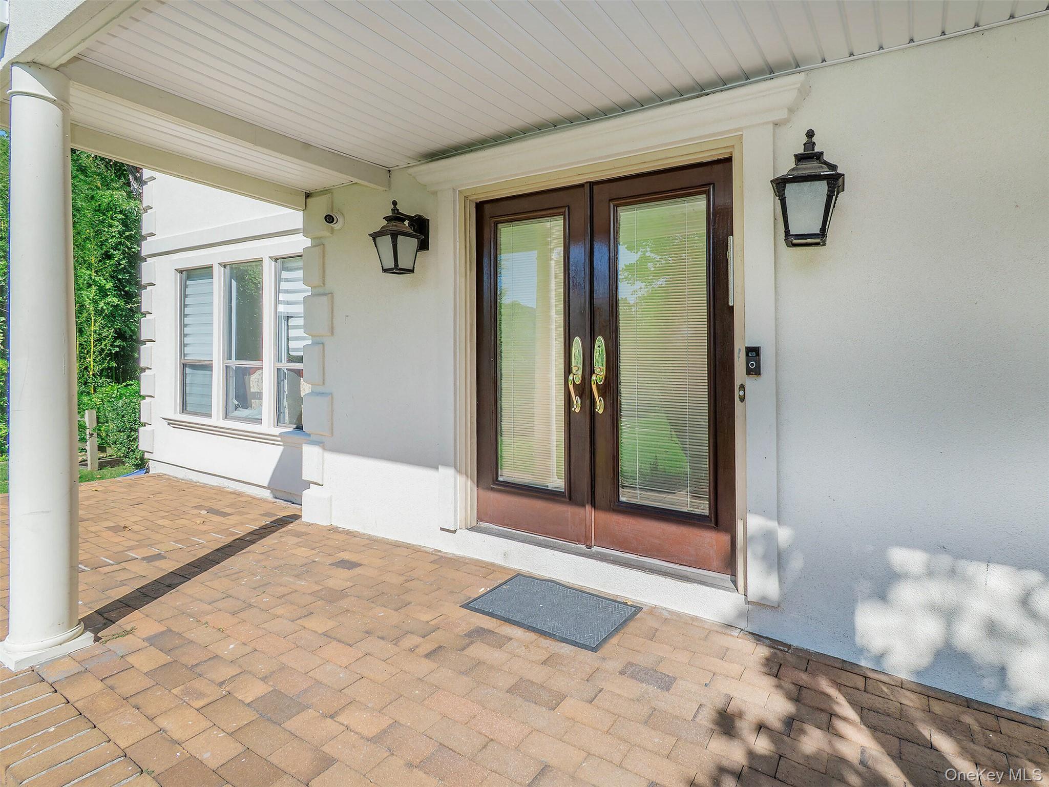 Single Family Carriage Nassau County, NY 11024, MLS-904549-2