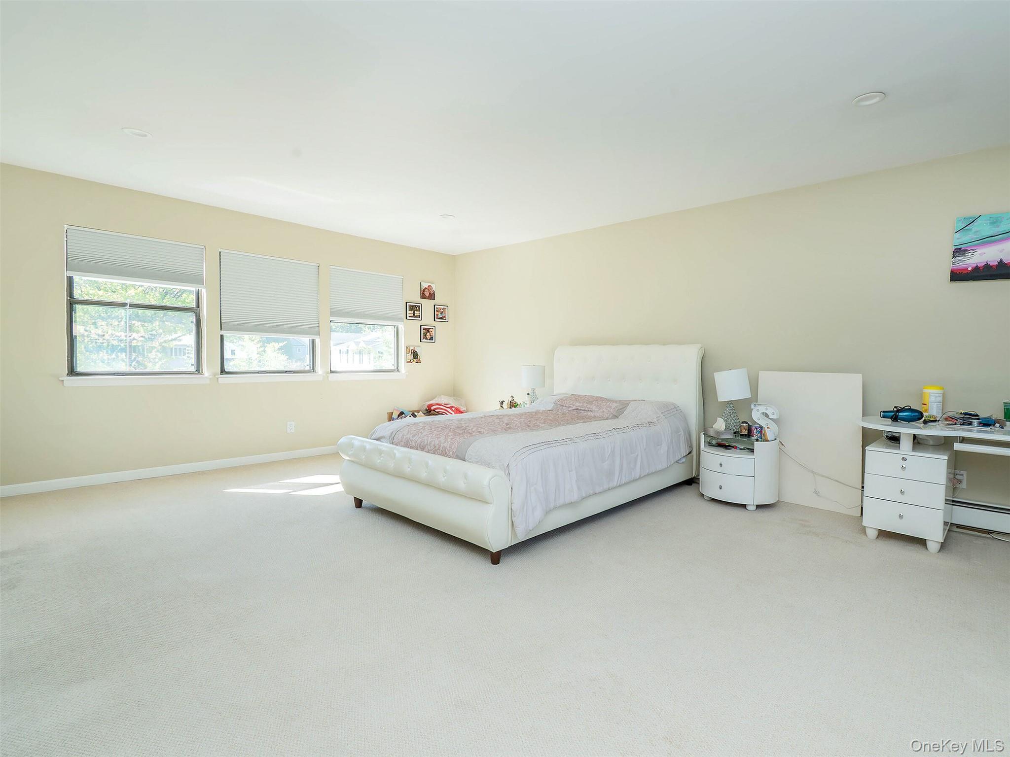 Single Family Carriage Nassau County, NY 11024, MLS-904549-24