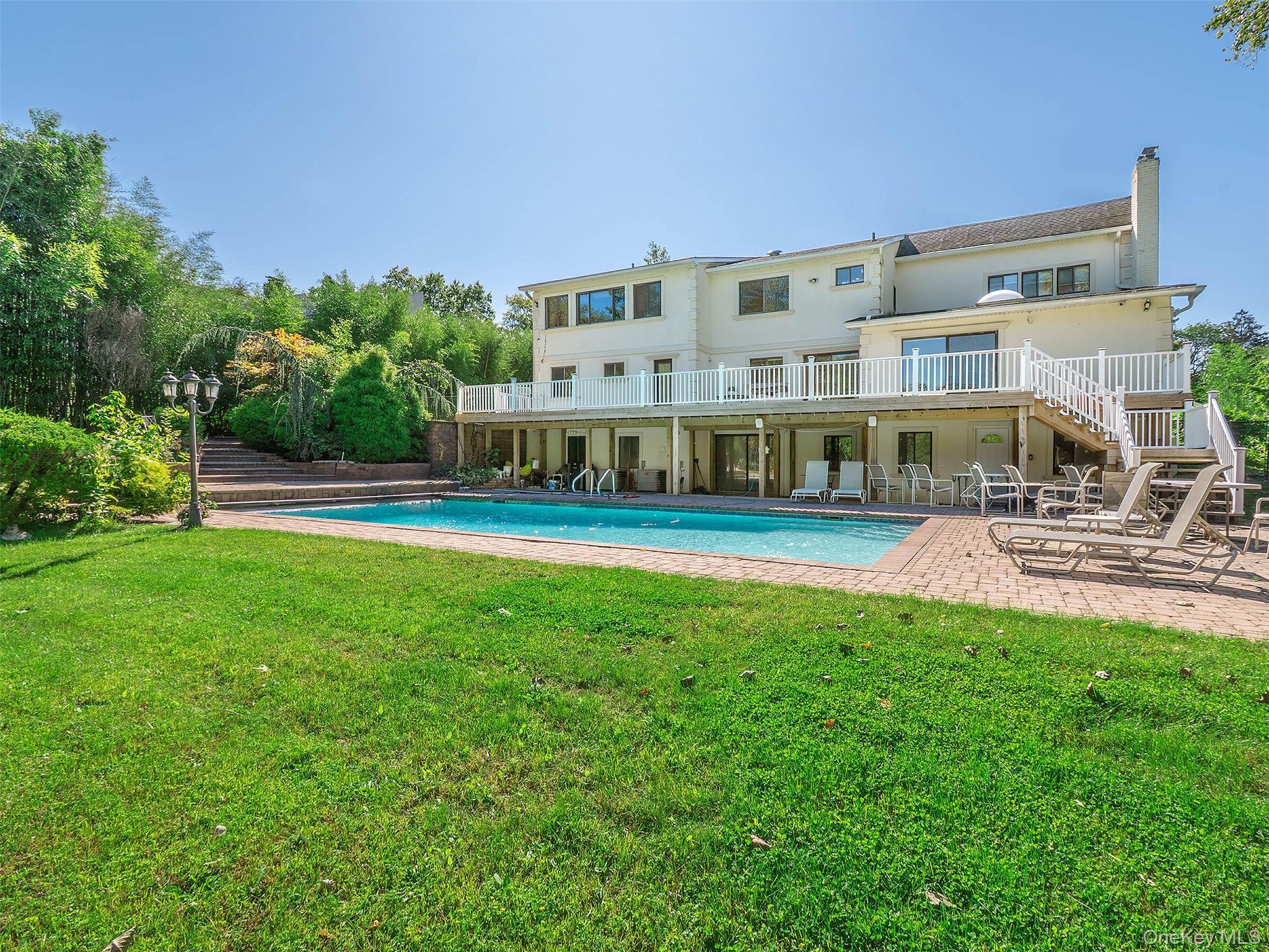 Single Family Carriage Nassau County, NY 11024, MLS-904549-29