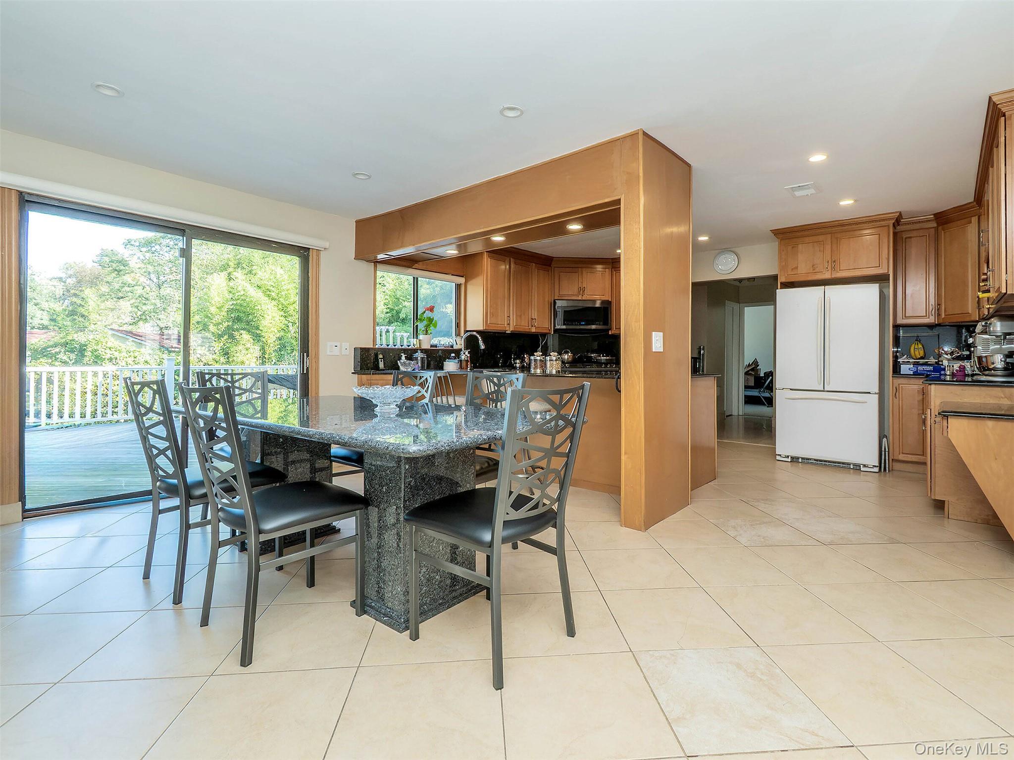 Single Family Carriage Nassau County, NY 11024, MLS-904549-6