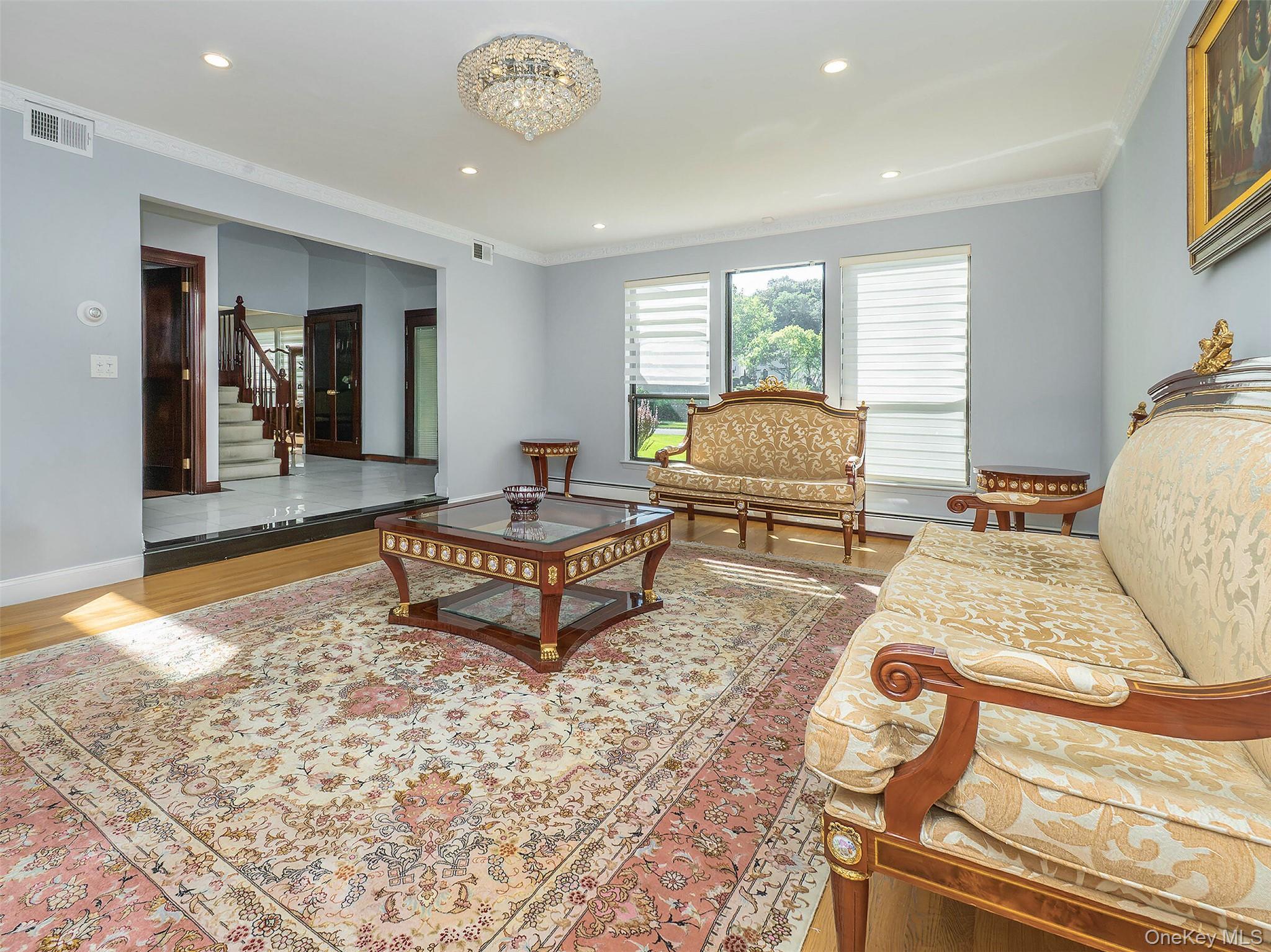 Single Family Carriage Nassau County, NY 11024, MLS-904549-9