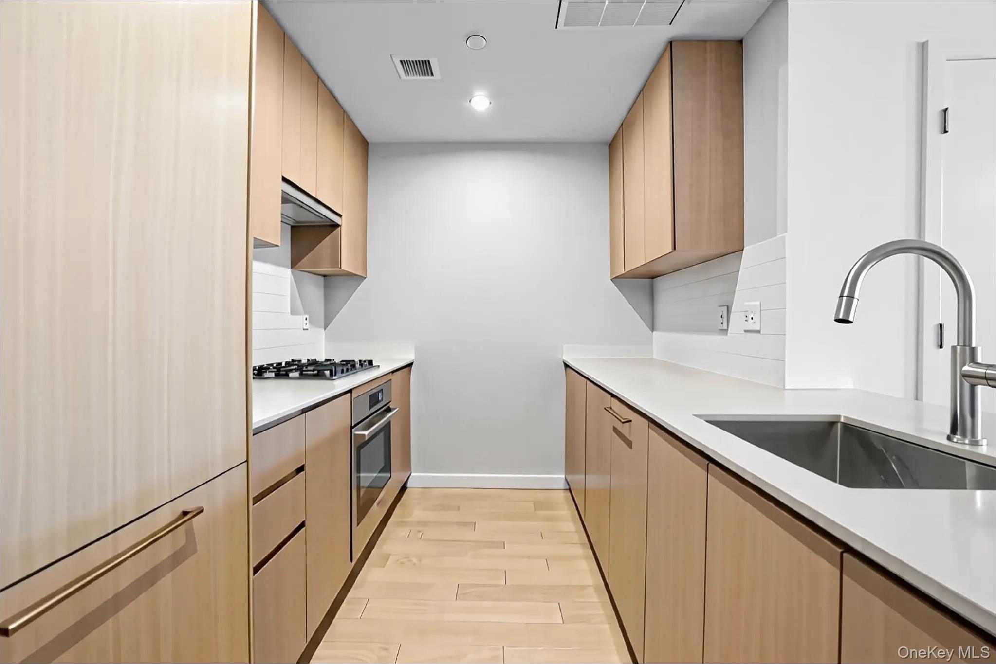 Condo 40th  Queens, NY 11354, MLS-904596-11