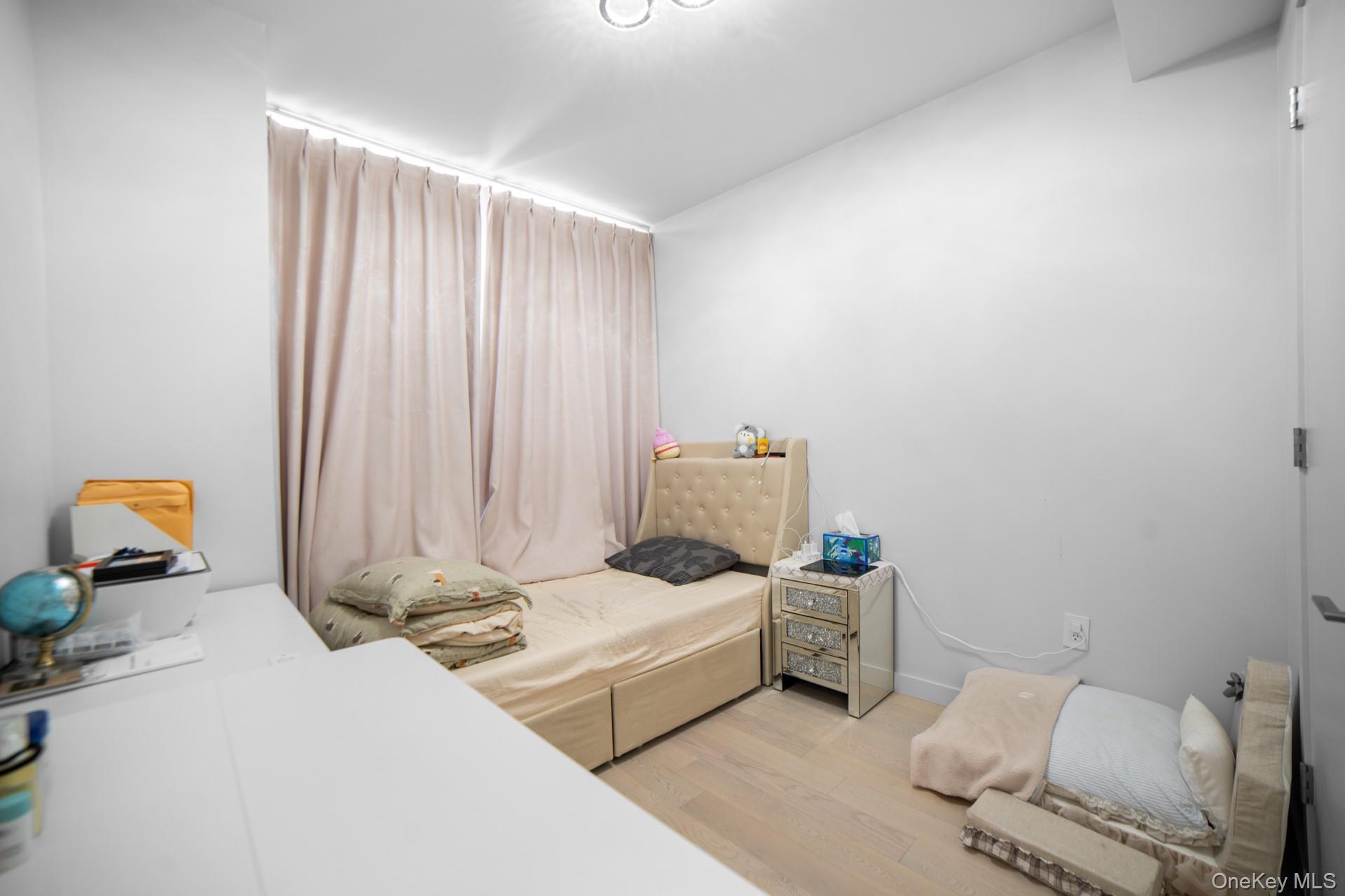 Condo 40th  Queens, NY 11354, MLS-904596-14