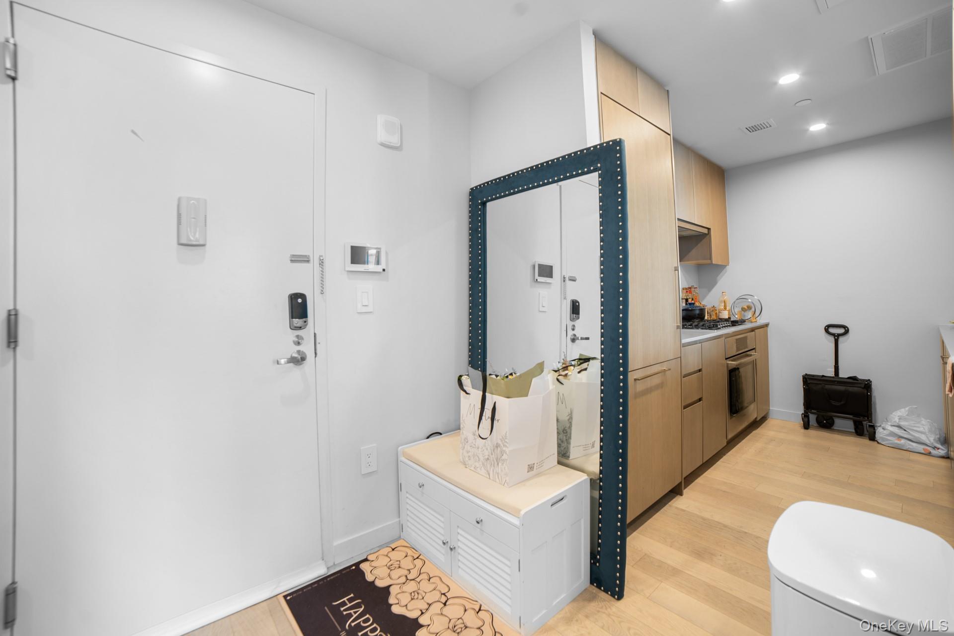 Condo 40th  Queens, NY 11354, MLS-904596-6