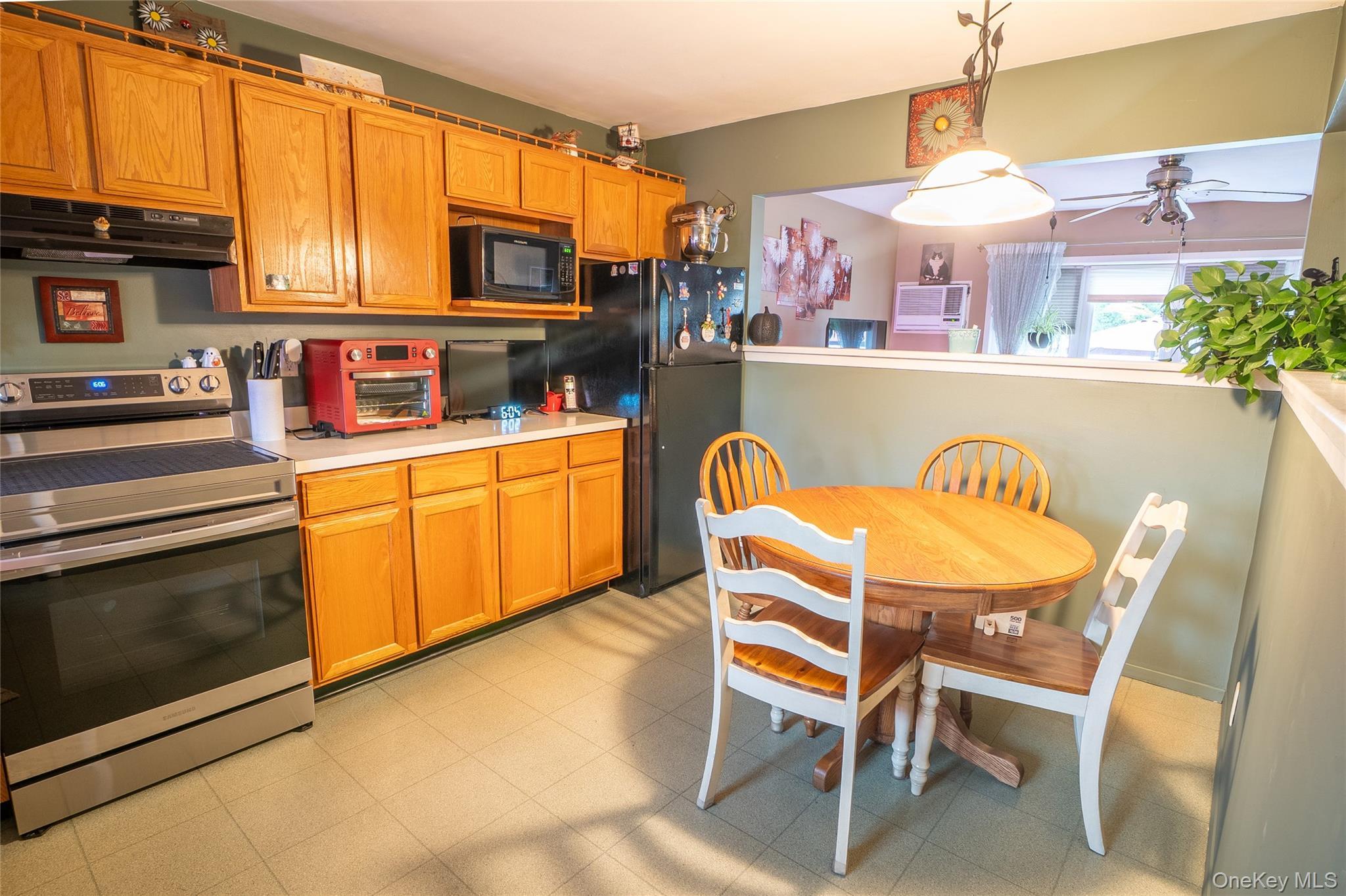 Single Family Andam Suffolk County, NY 11780, MLS-904662-10