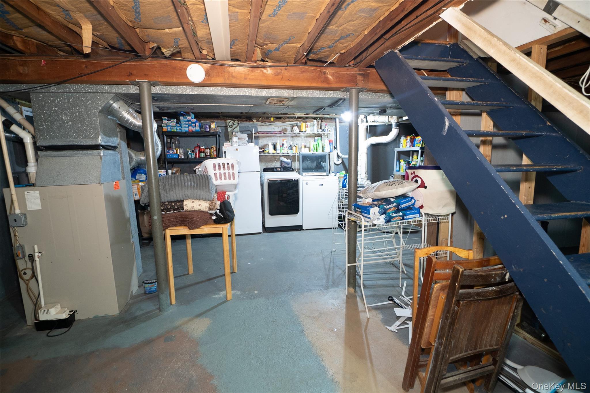 Single Family Andam Suffolk County, NY 11780, MLS-904662-23