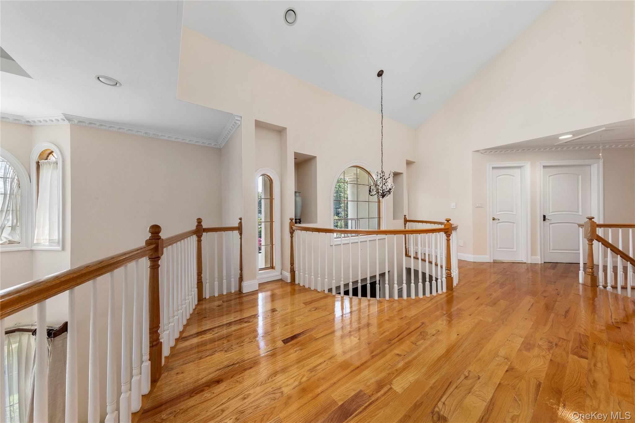 Single Family Manor Nassau County, NY 11577, MLS-904703-21