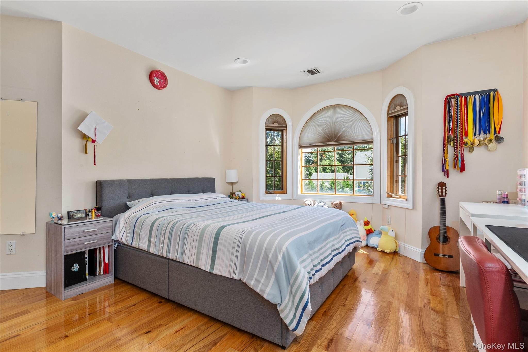 Single Family Manor Nassau County, NY 11577, MLS-904703-23