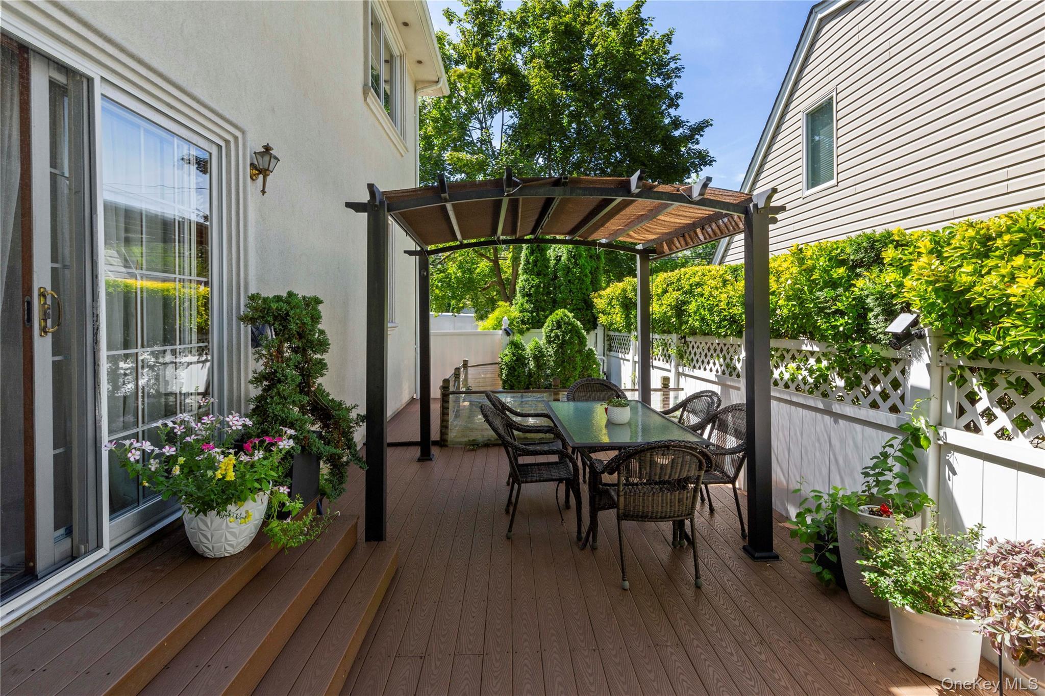 Single Family Manor Nassau County, NY 11577, MLS-904703-39