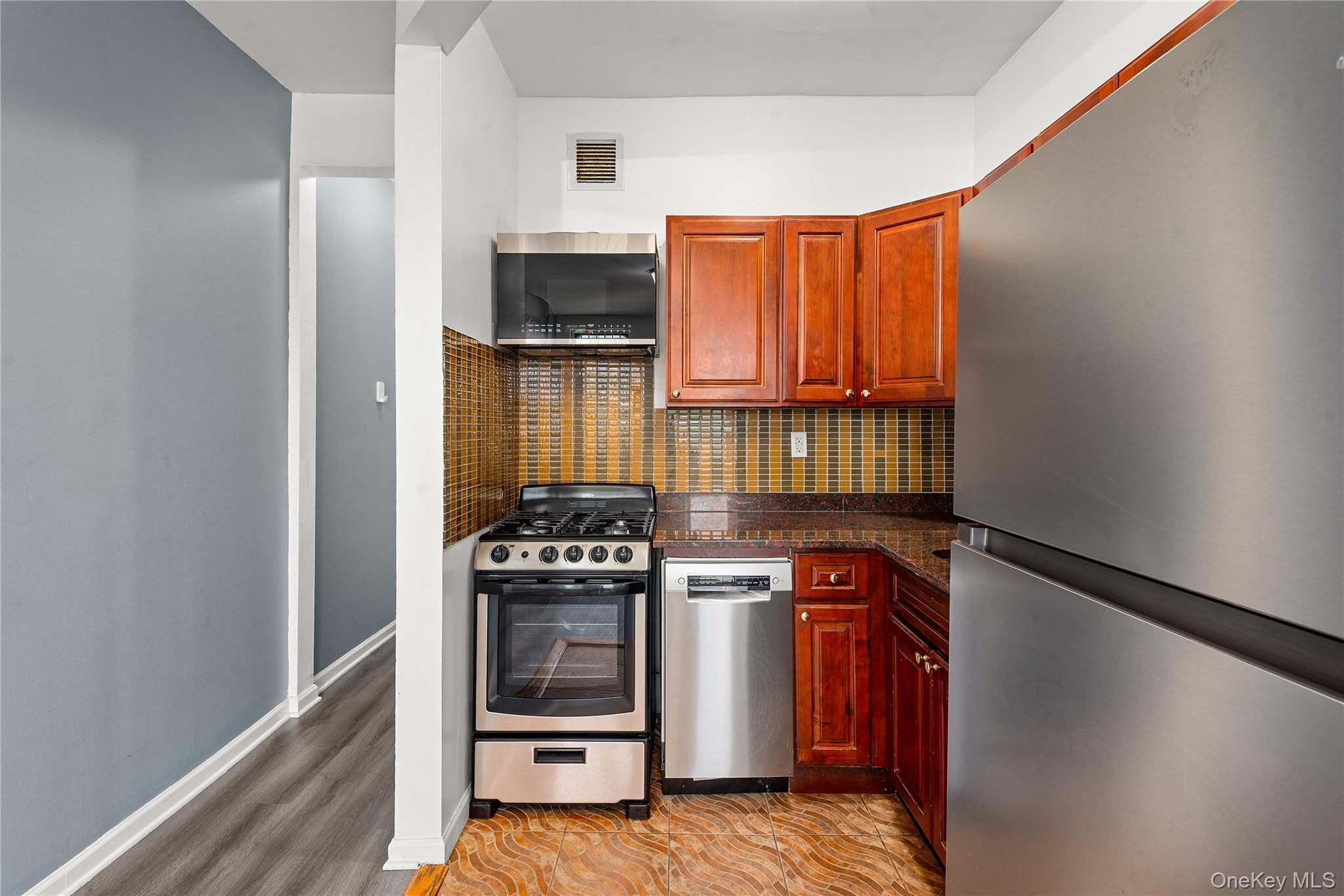 Coop Siegal Brooklyn, NY 11206, MLS-904736-5