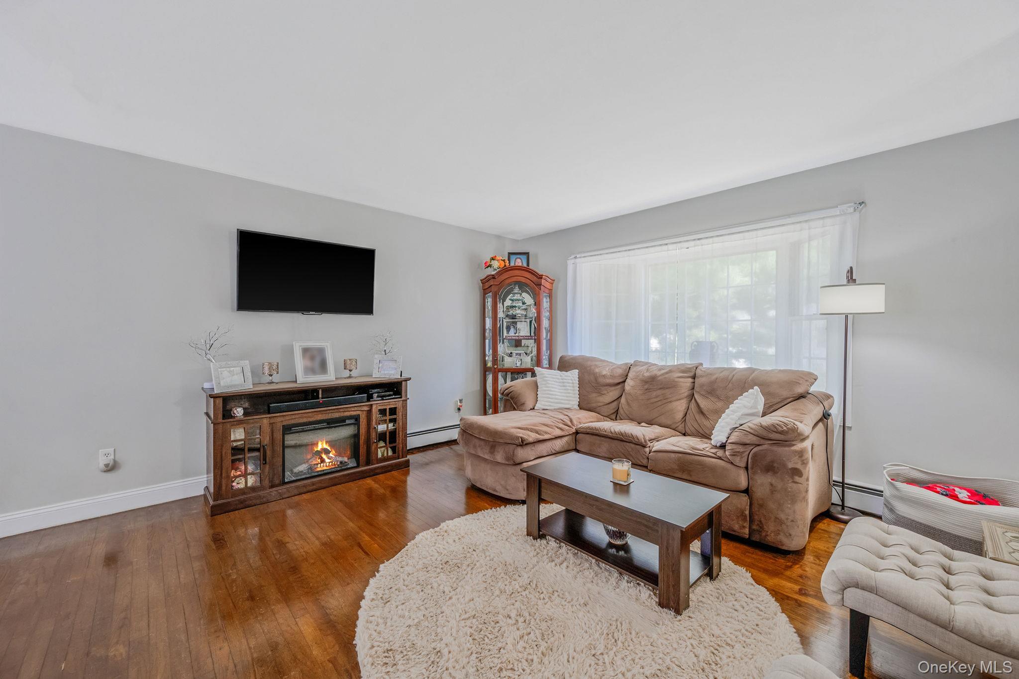 Single Family Wainscott  Suffolk County, NY 11789, MLS-904737-13