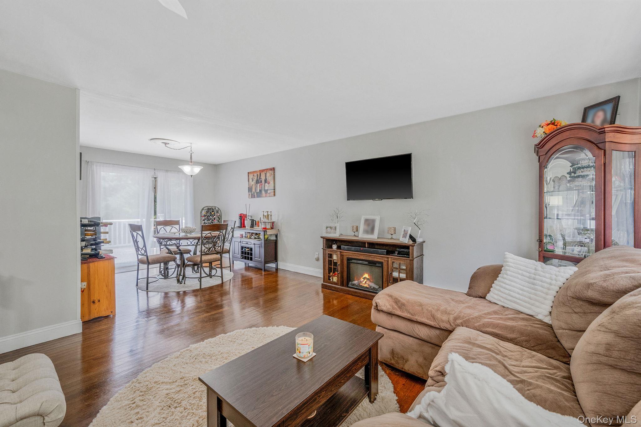 Single Family Wainscott  Suffolk County, NY 11789, MLS-904737-16