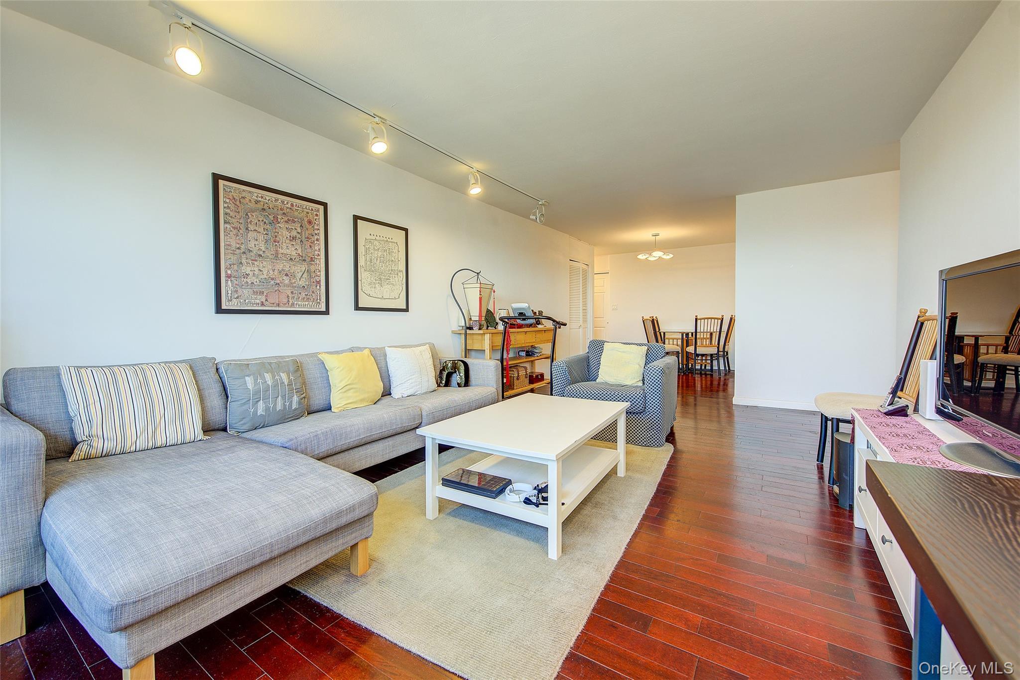 Coop Yellowstone  Queens, NY 11375, MLS-904756-4