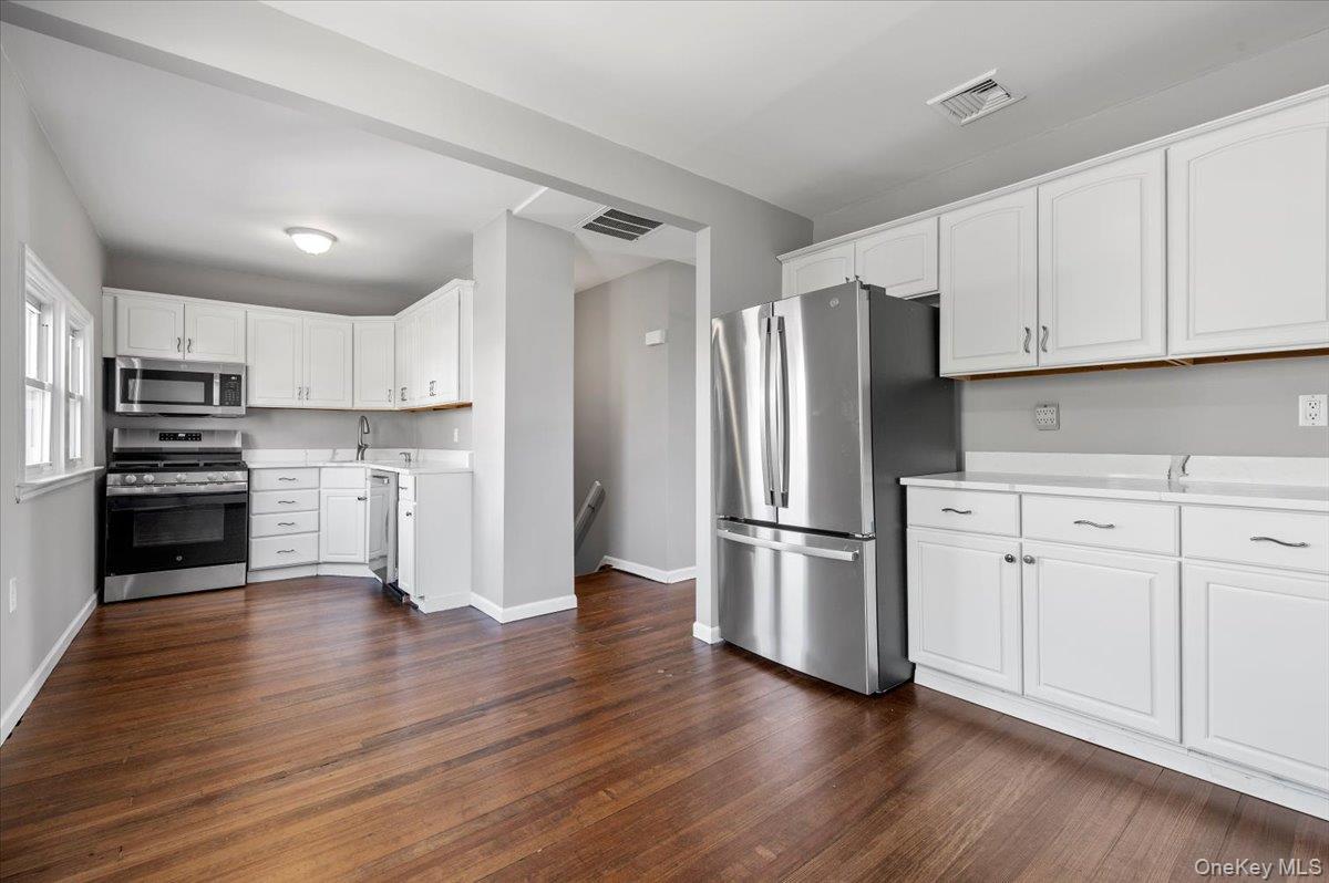 Single Family Dart Nassau County, NY 11518, MLS-904786-22