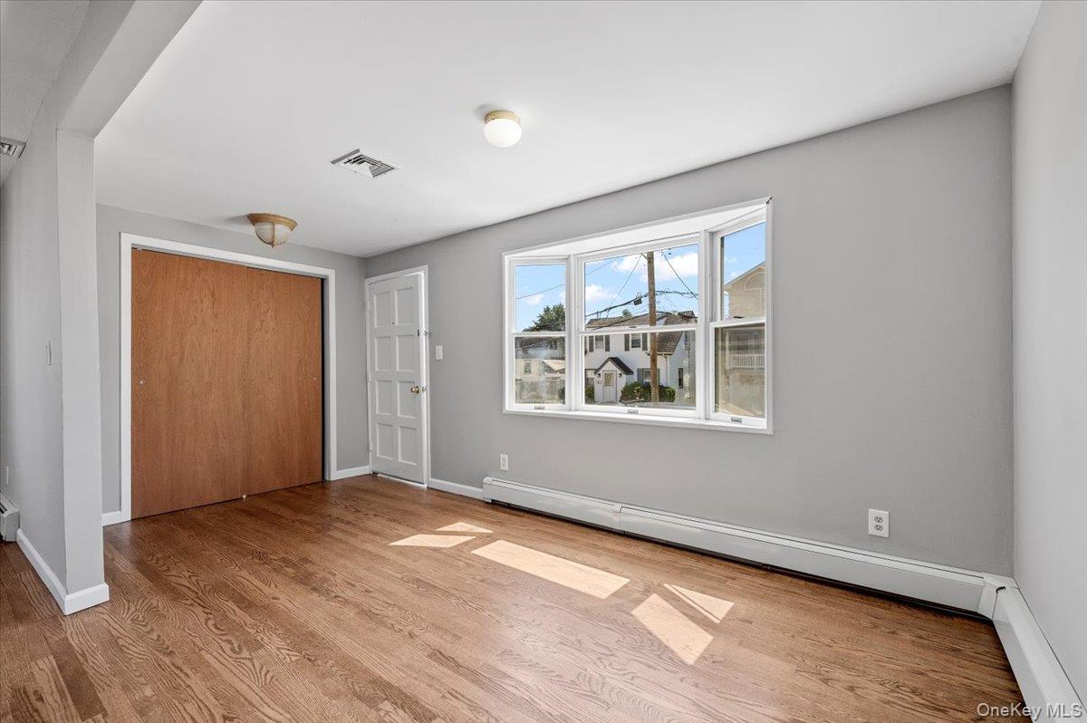 Single Family Dart Nassau County, NY 11518, MLS-904786-8