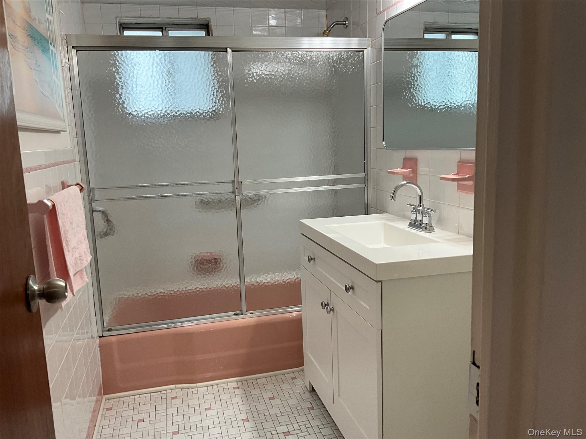 Single Family Ropes  Bronx, NY 10475, MLS-904857-12