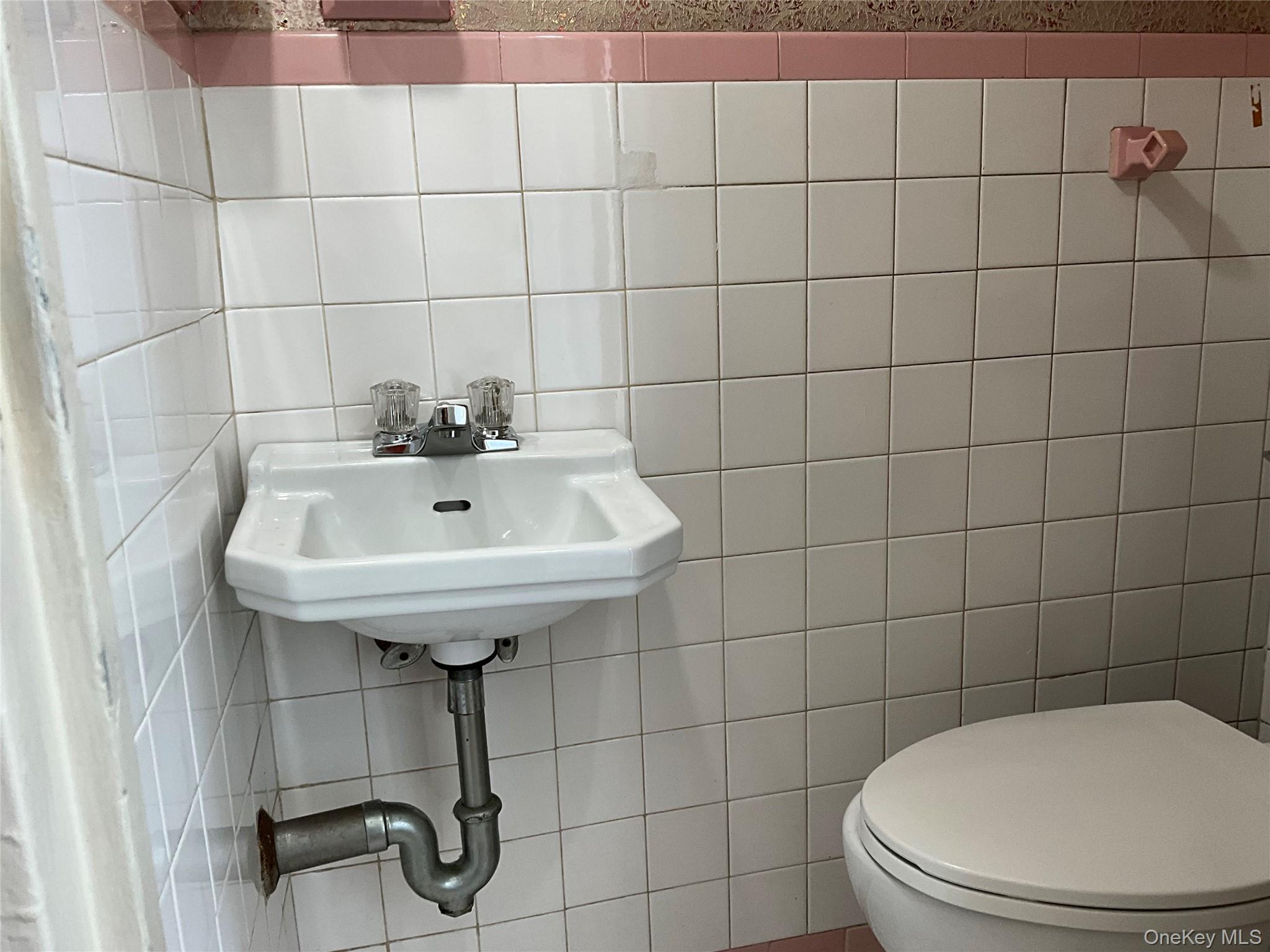 Single Family Ropes  Bronx, NY 10475, MLS-904857-8