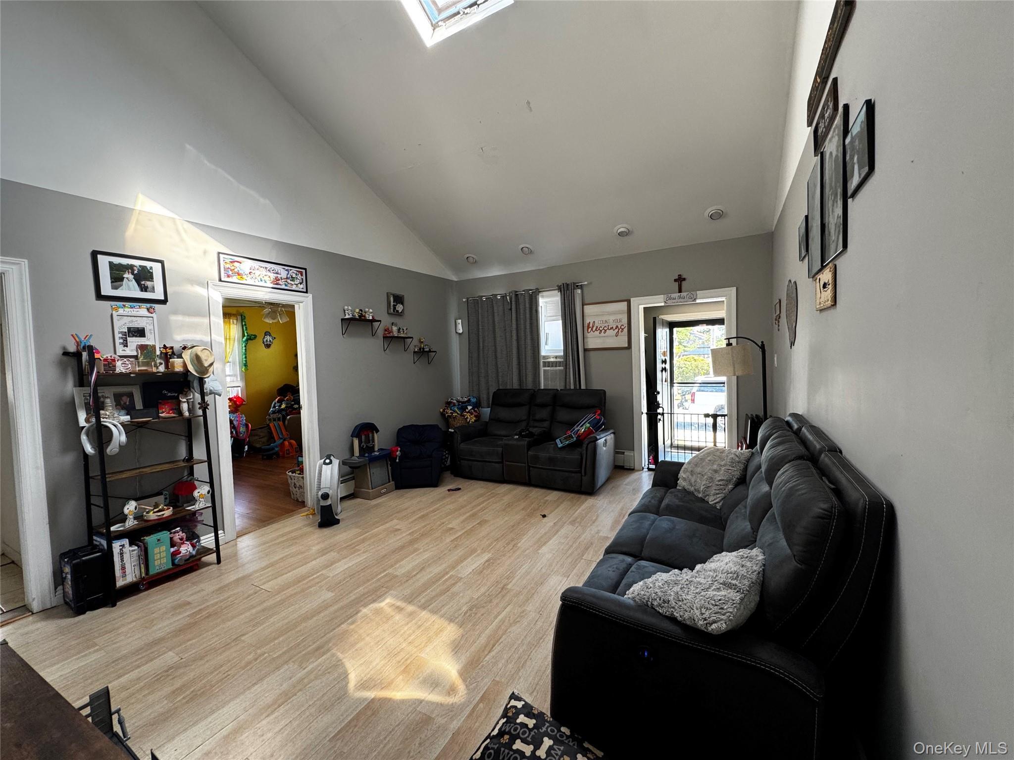 Single Family Beach Suffolk County, NY 11726, MLS-904859-3