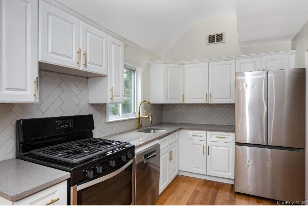 Single Family 12th Suffolk County, NY 11757, MLS-904920-11