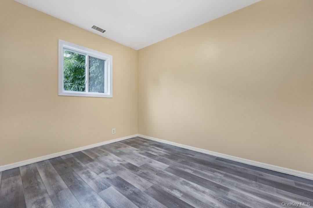 Single Family 12th Suffolk County, NY 11757, MLS-904920-15