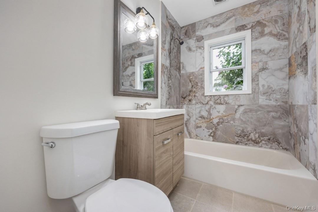 Single Family 12th Suffolk County, NY 11757, MLS-904920-16