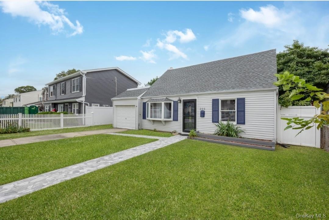 Single Family 12th Suffolk County, NY 11757, MLS-904920-3