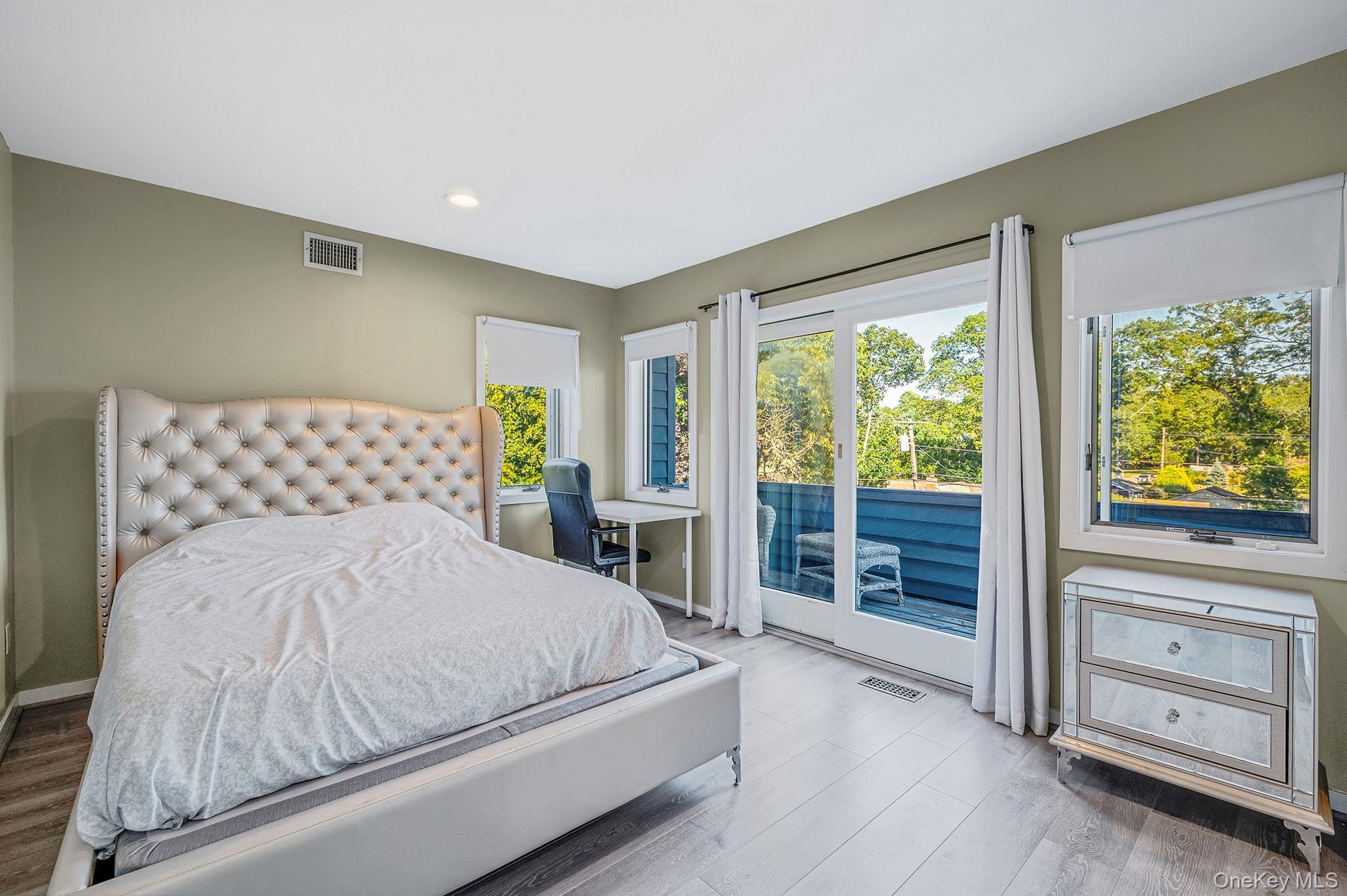 Single Family Roosevelt Suffolk County, NY 11772, MLS-904930-28