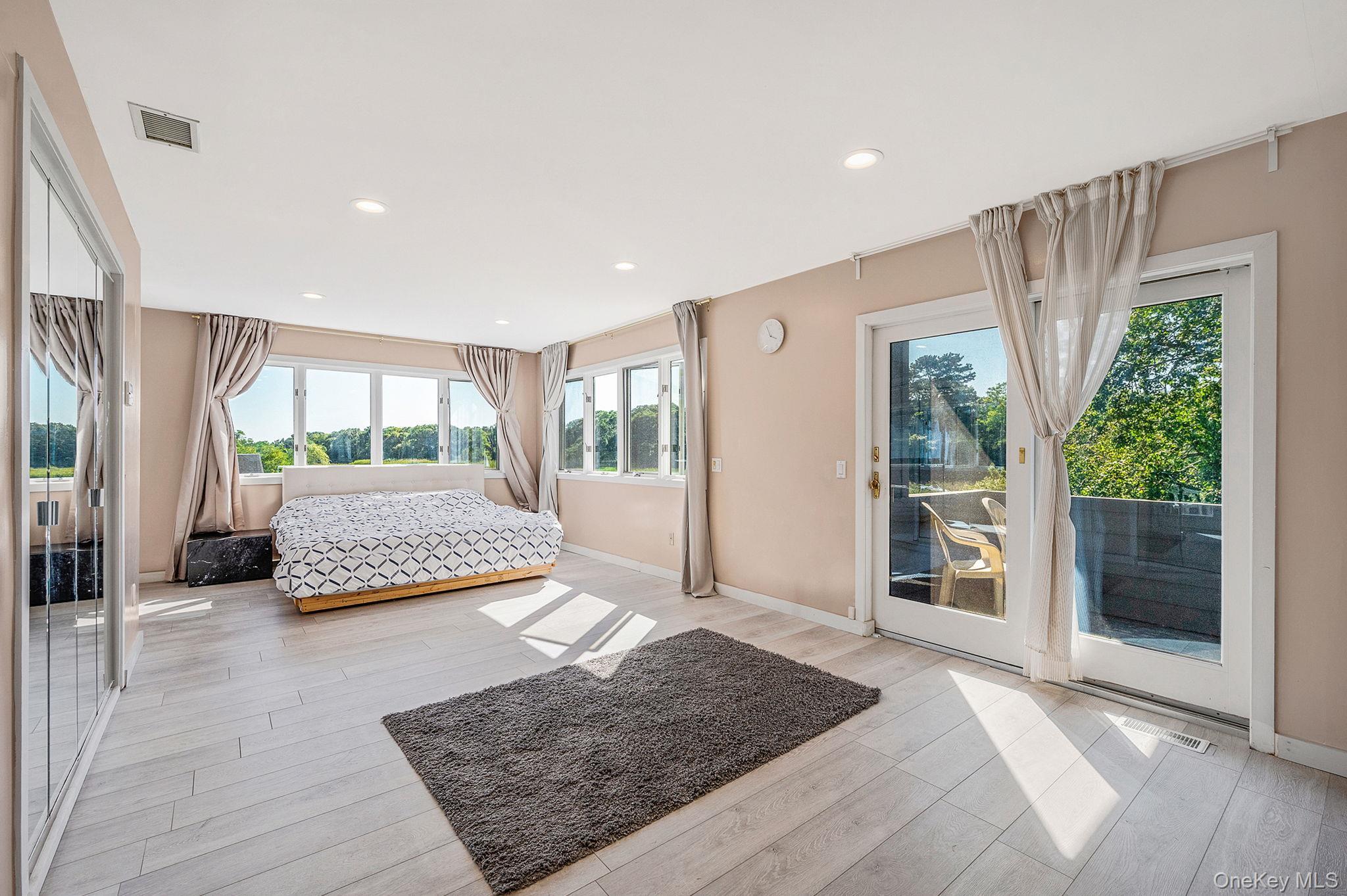 Single Family Roosevelt Suffolk County, NY 11772, MLS-904930-29