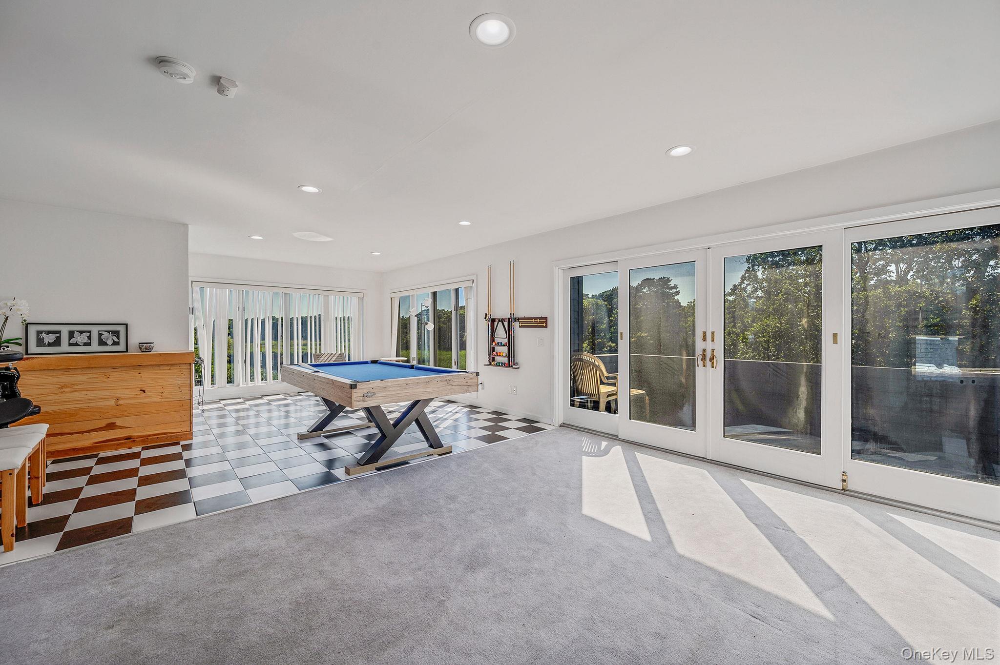 Single Family Roosevelt Suffolk County, NY 11772, MLS-904930-33