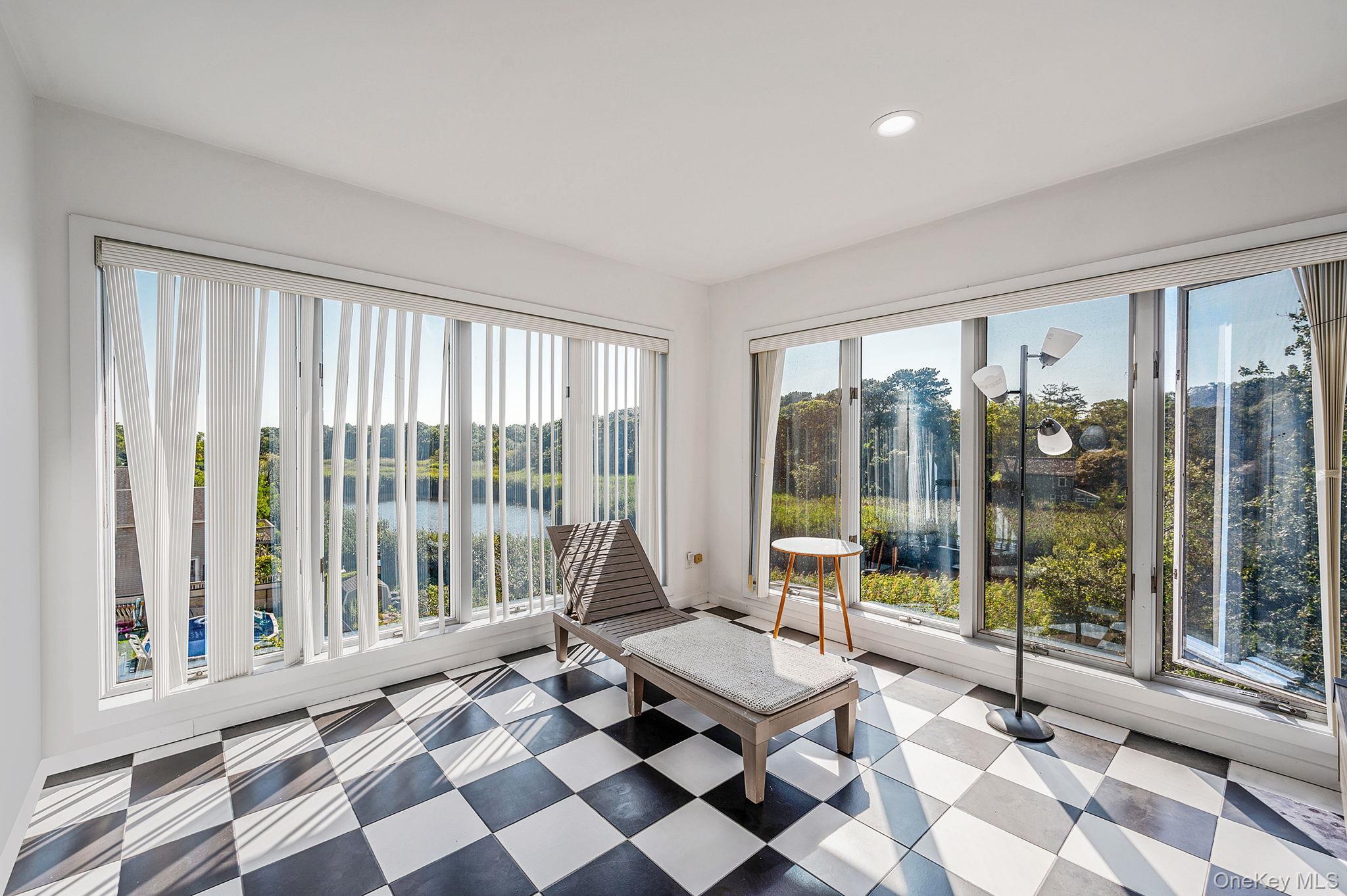 Single Family Roosevelt Suffolk County, NY 11772, MLS-904930-36