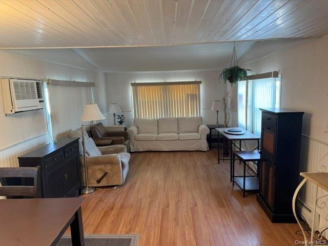 Single Family Old Country  Suffolk County, NY 11901, MLS-904992-7