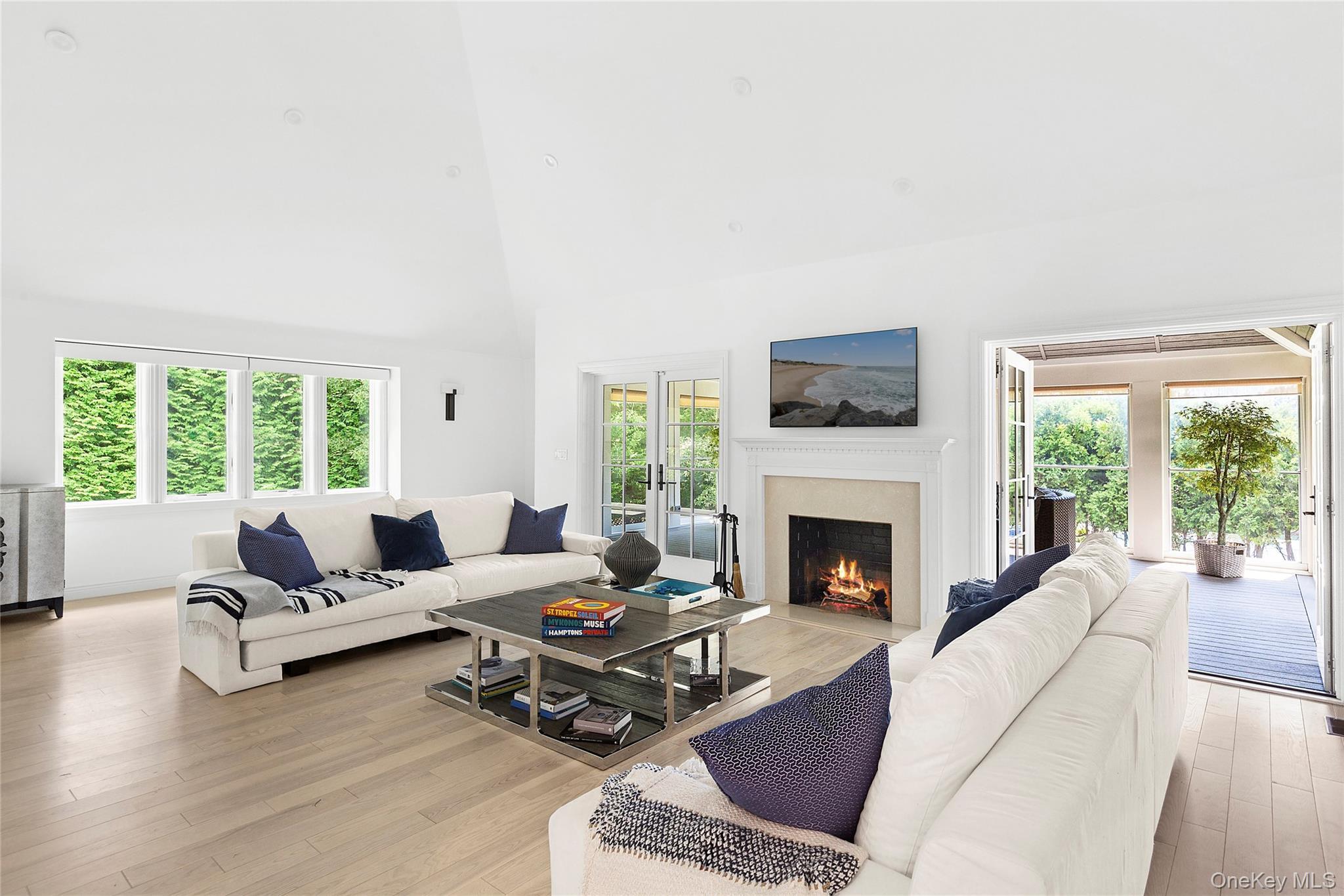 Single Family Middle Pond Suffolk County, NY 11968, MLS-904993-12