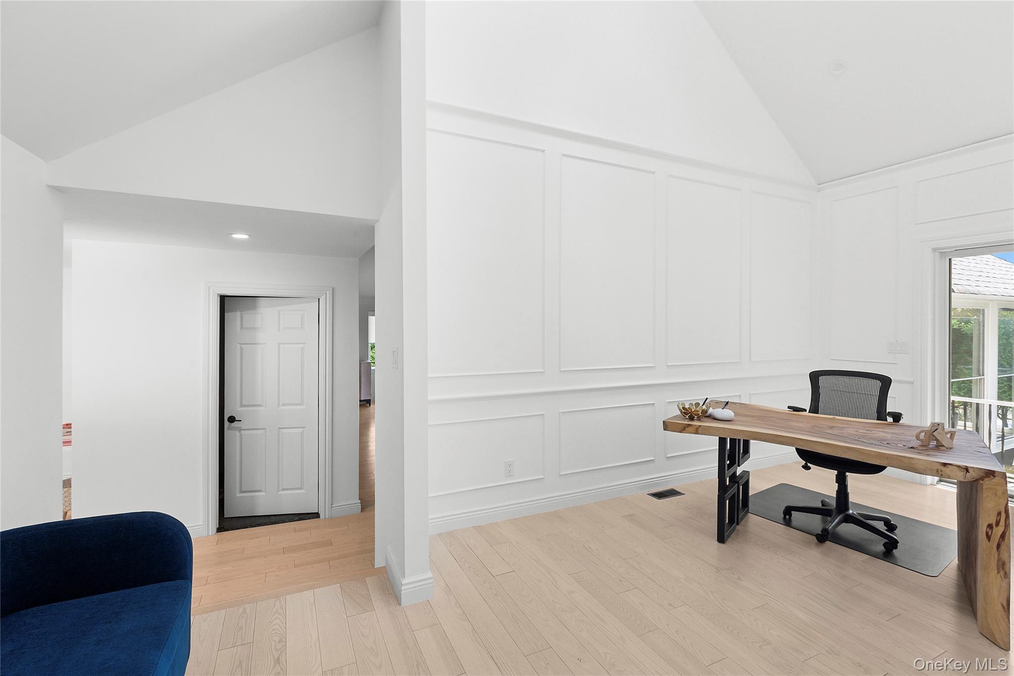 Single Family Middle Pond Suffolk County, NY 11968, MLS-904993-16