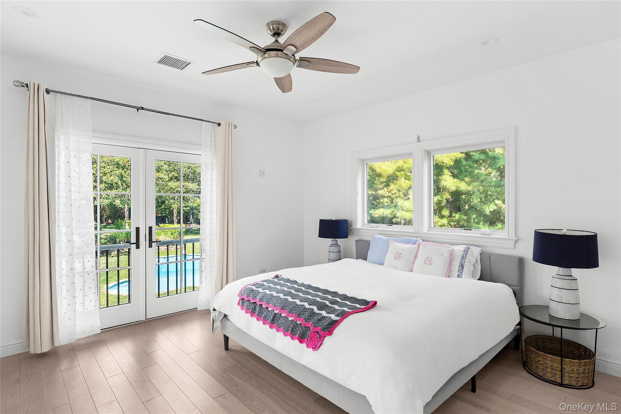 Single Family Middle Pond Suffolk County, NY 11968, MLS-904993-23