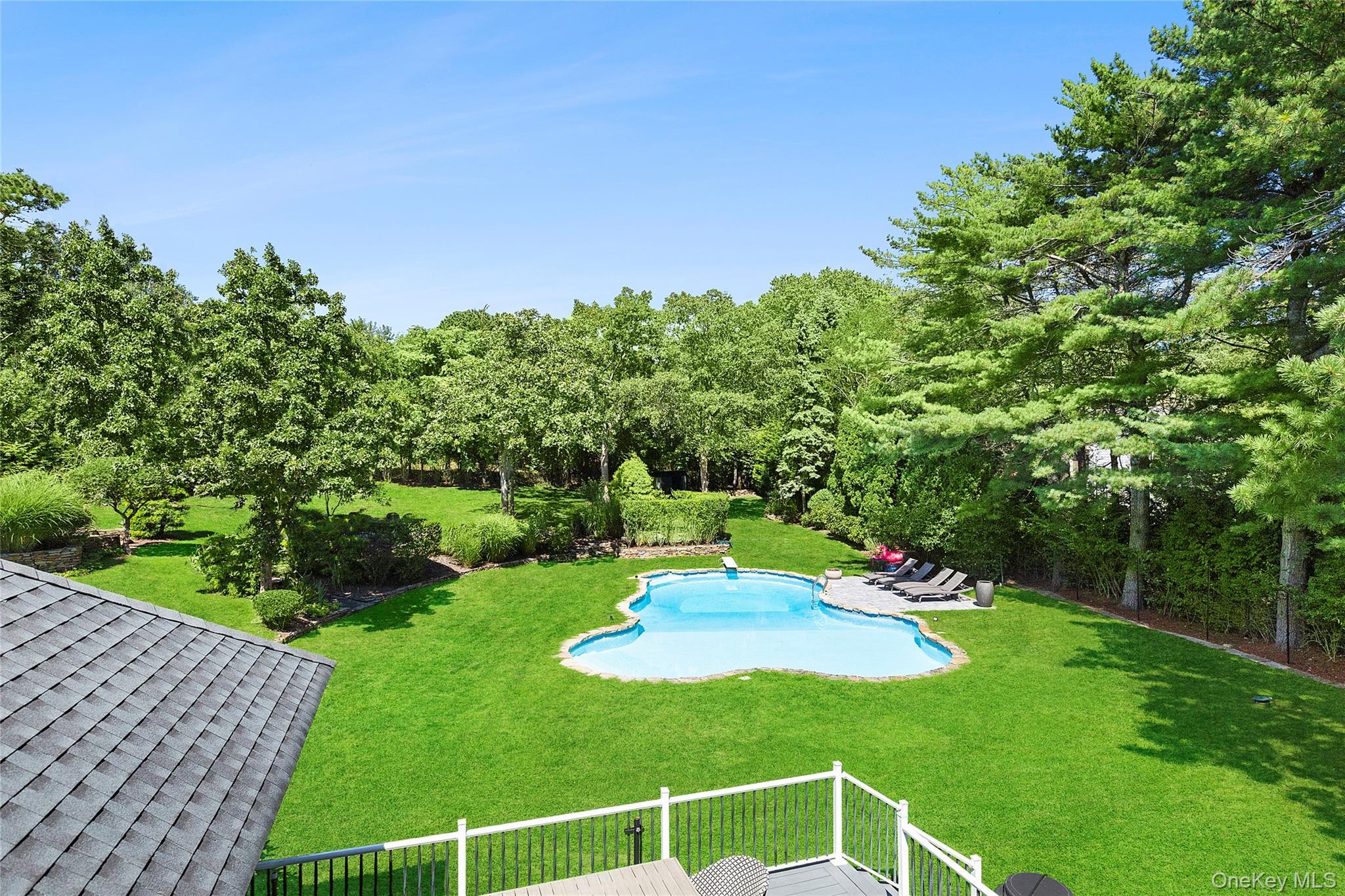 Single Family Middle Pond Suffolk County, NY 11968, MLS-904993-24