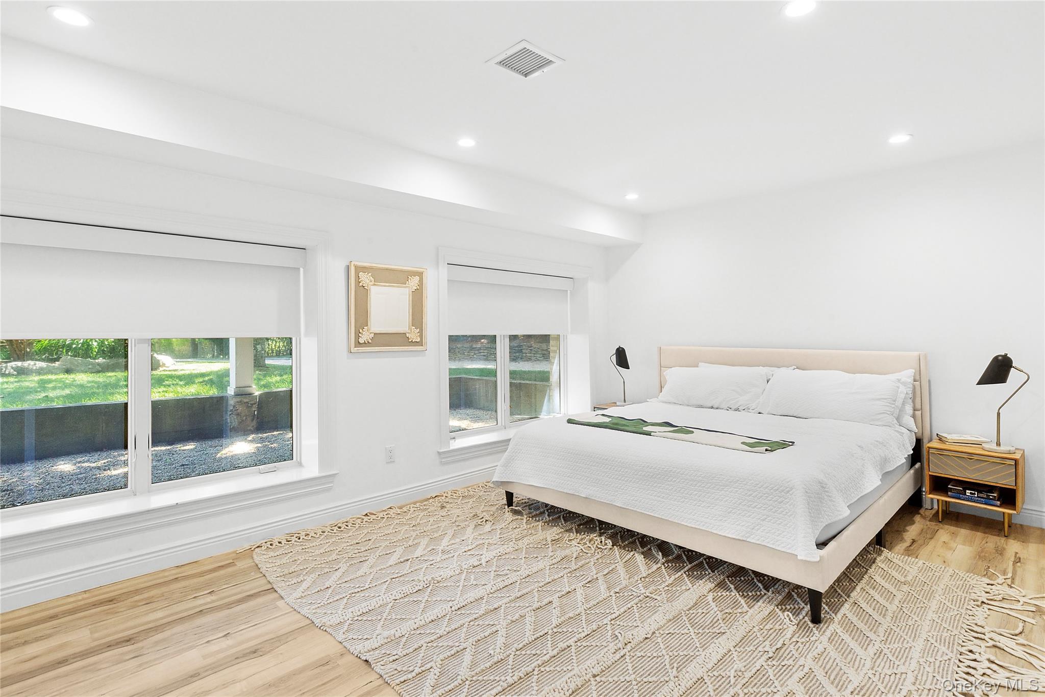 Single Family Middle Pond Suffolk County, NY 11968, MLS-904993-31