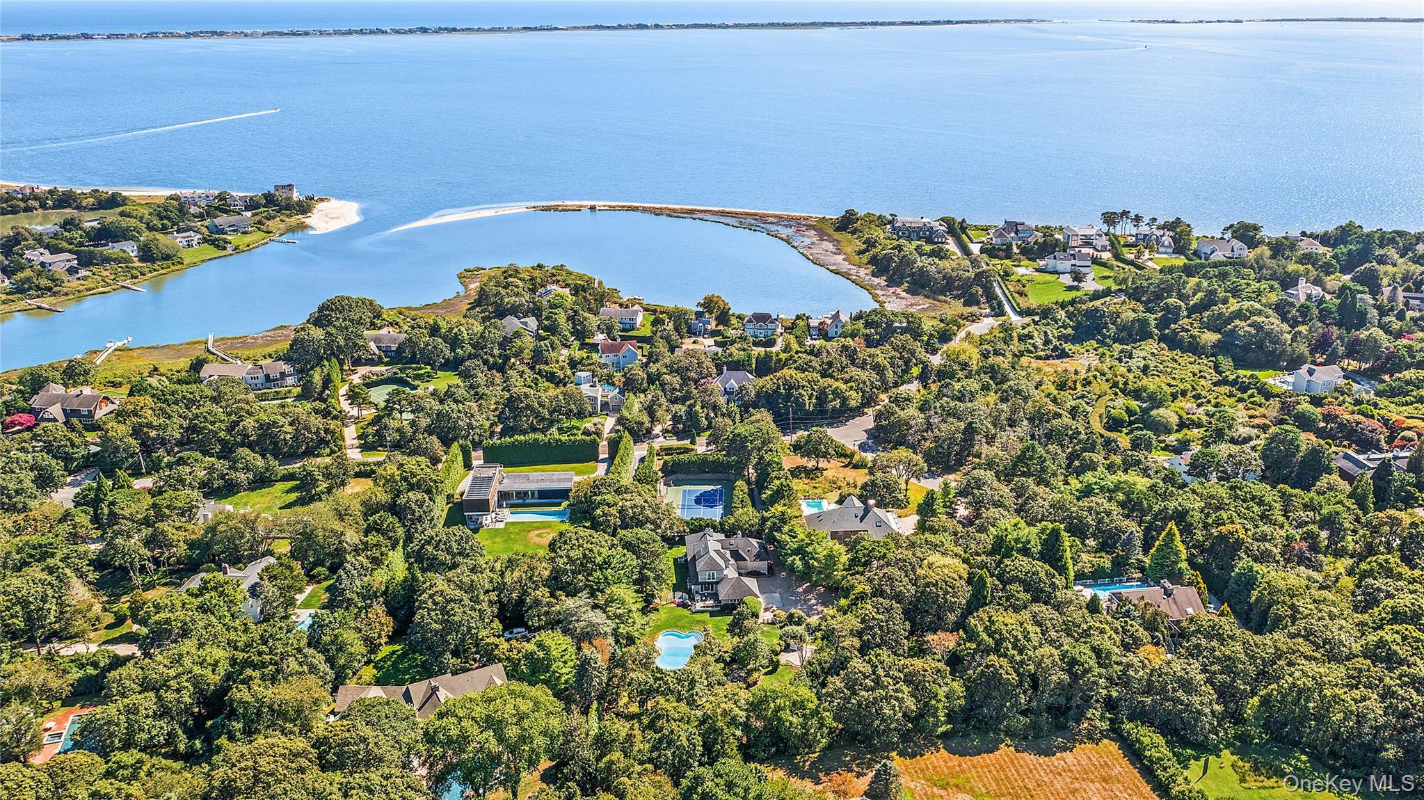 Single Family Middle Pond Suffolk County, NY 11968, MLS-904993-36