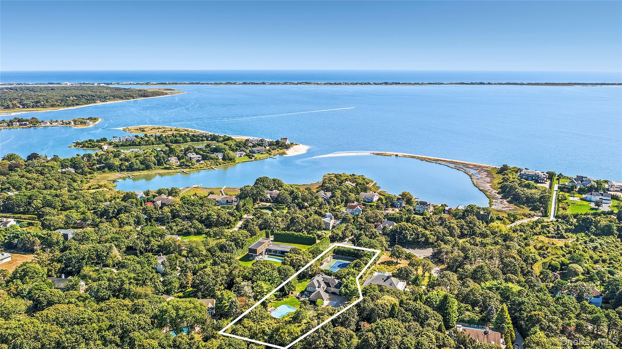 Single Family Middle Pond Suffolk County, NY 11968, MLS-904993-4