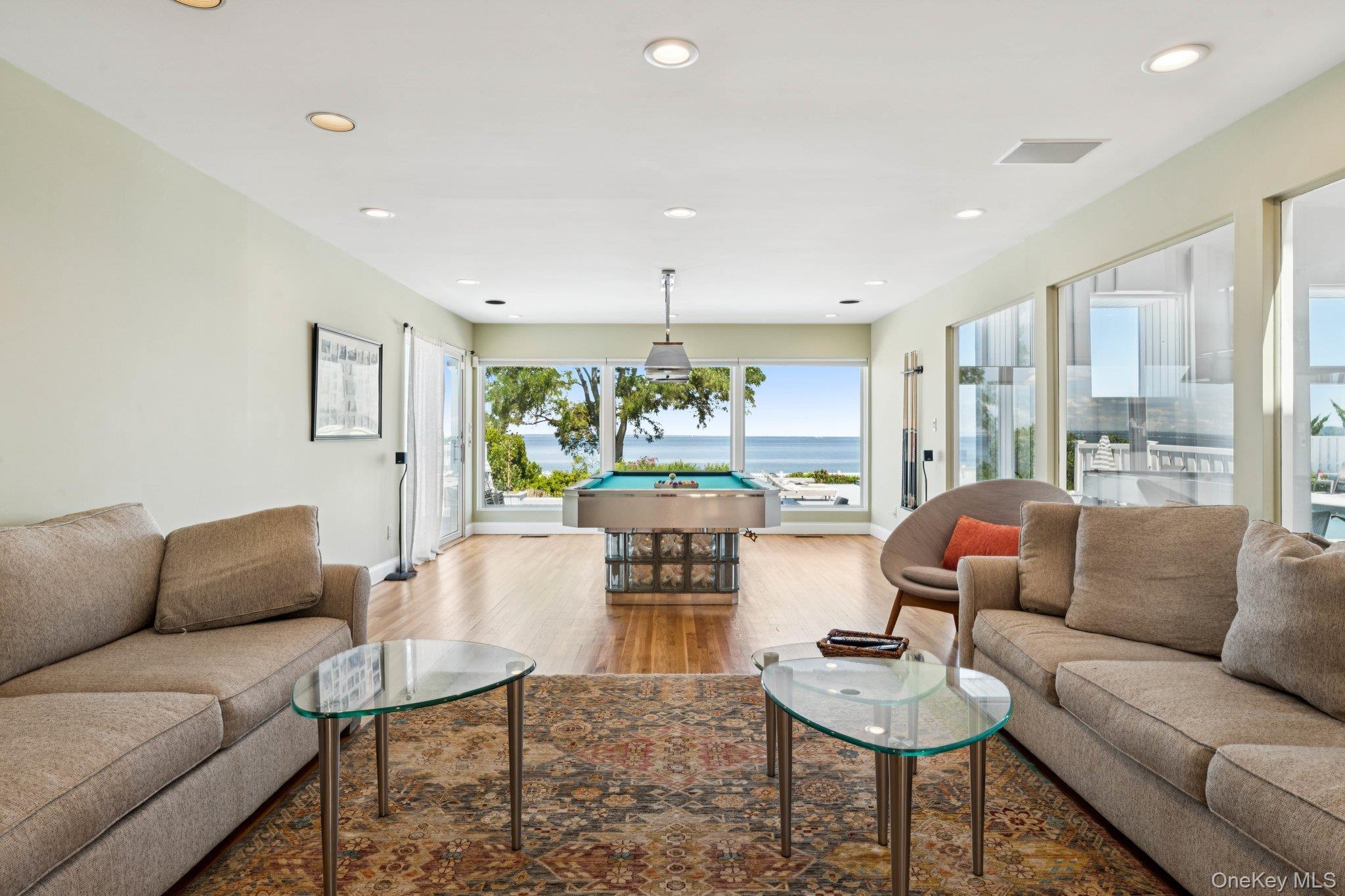 Single Family Oak Point Nassau County, NY 11709, MLS-905016-15