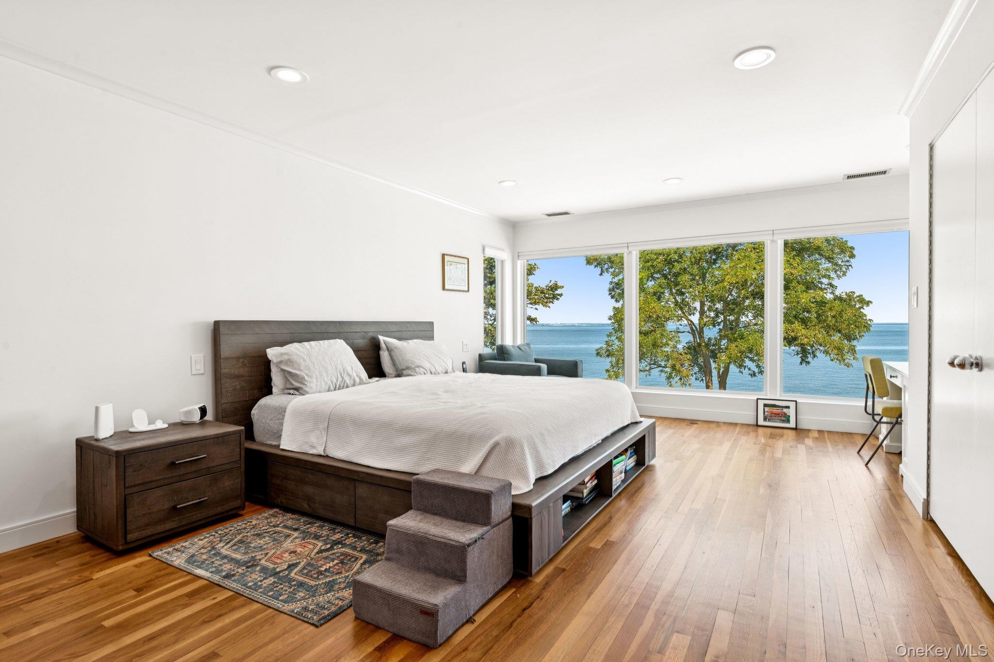 Single Family Oak Point Nassau County, NY 11709, MLS-905016-22