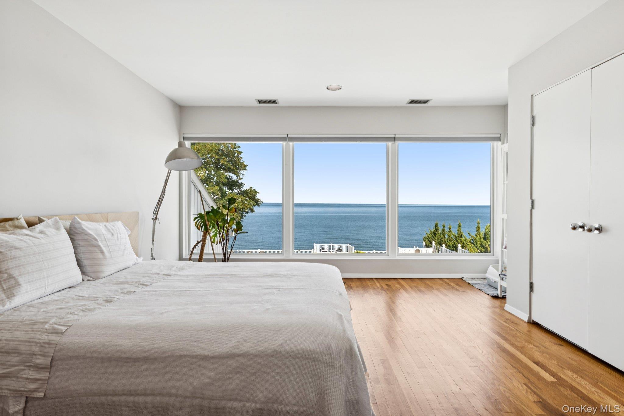 Single Family Oak Point Nassau County, NY 11709, MLS-905016-25