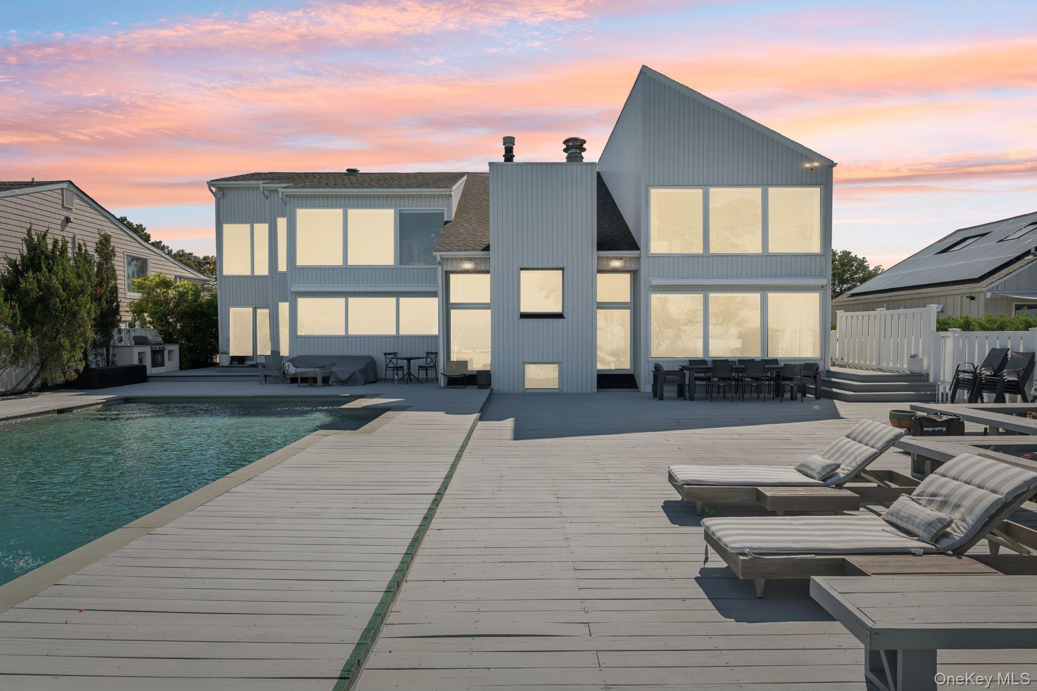 Single Family Oak Point  Nassau County, NY 11709, MLS-905016-37