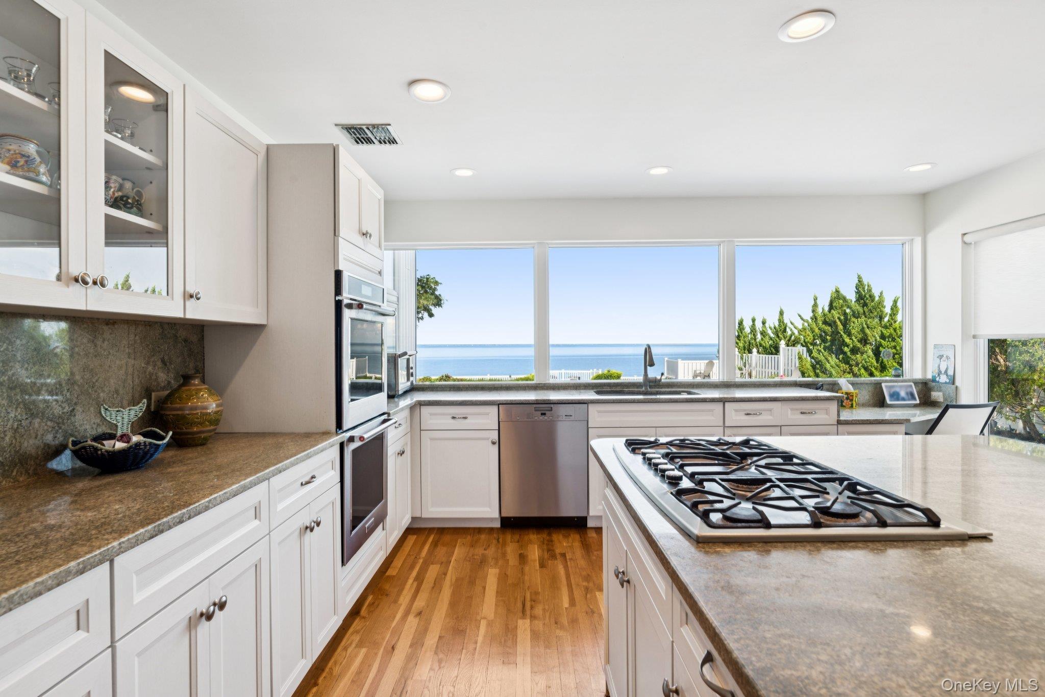 Single Family Oak Point Nassau County, NY 11709, MLS-905016-8