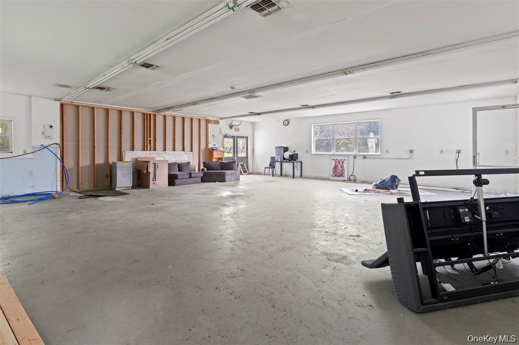 Single Family Broadway (aka 9w) Ulster County, NY 12487, MLS-905050-13