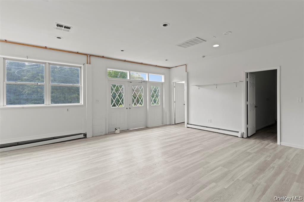 Single Family Broadway (aka 9w) Ulster County, NY 12487, MLS-905050-22