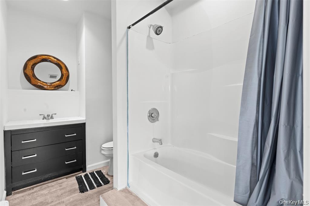 Single Family Broadway (aka 9w) Ulster County, NY 12487, MLS-905050-25