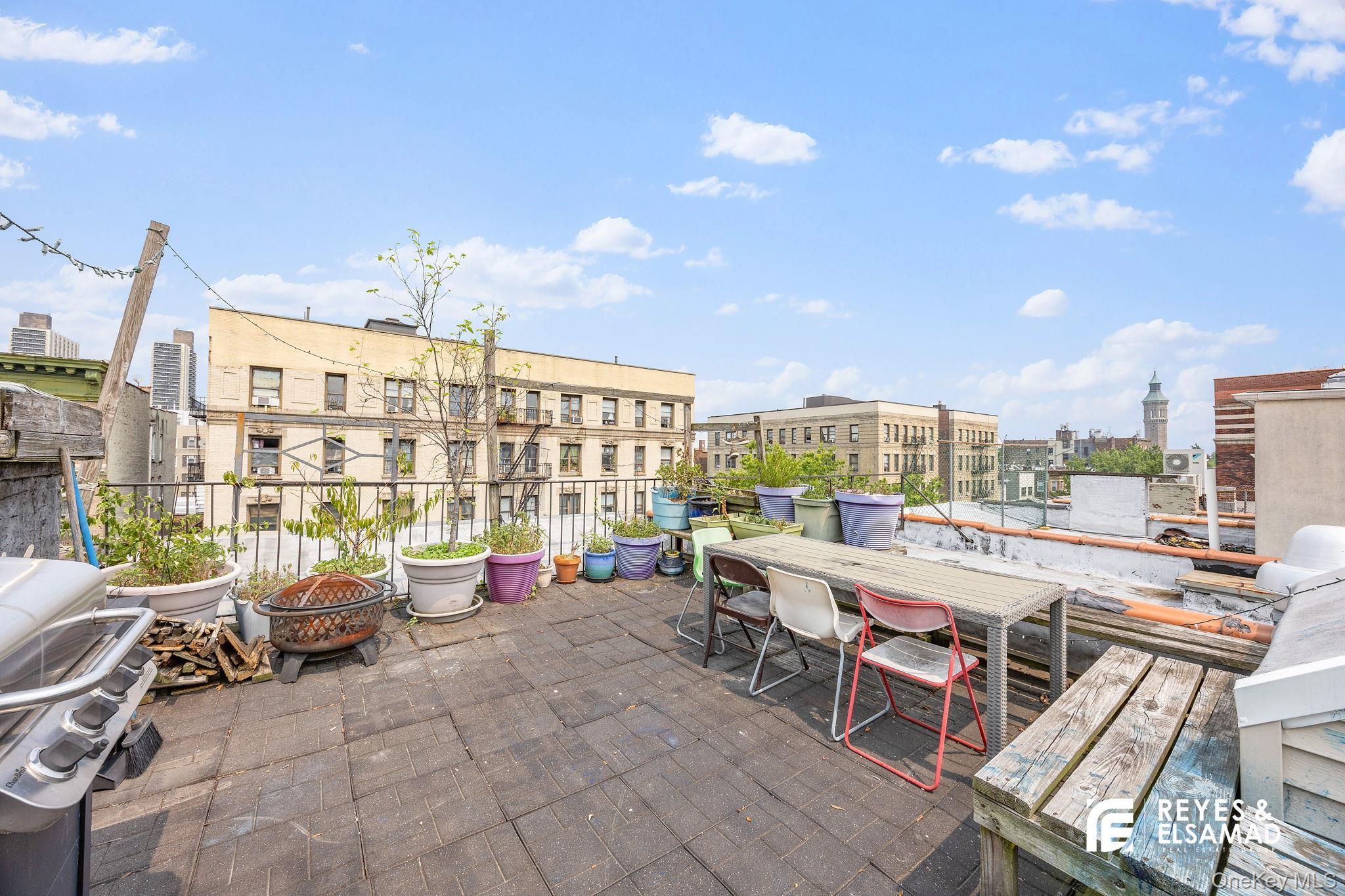 Single Family 173rd  Manhattan, NY 10032, MLS-905054-20